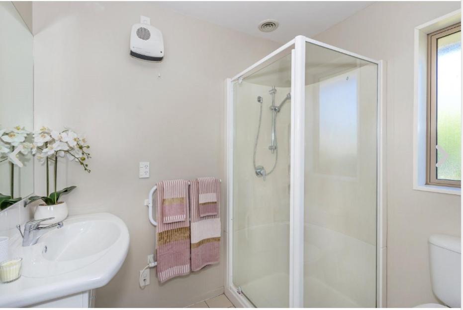 Four-Bedroom House - Photo 3