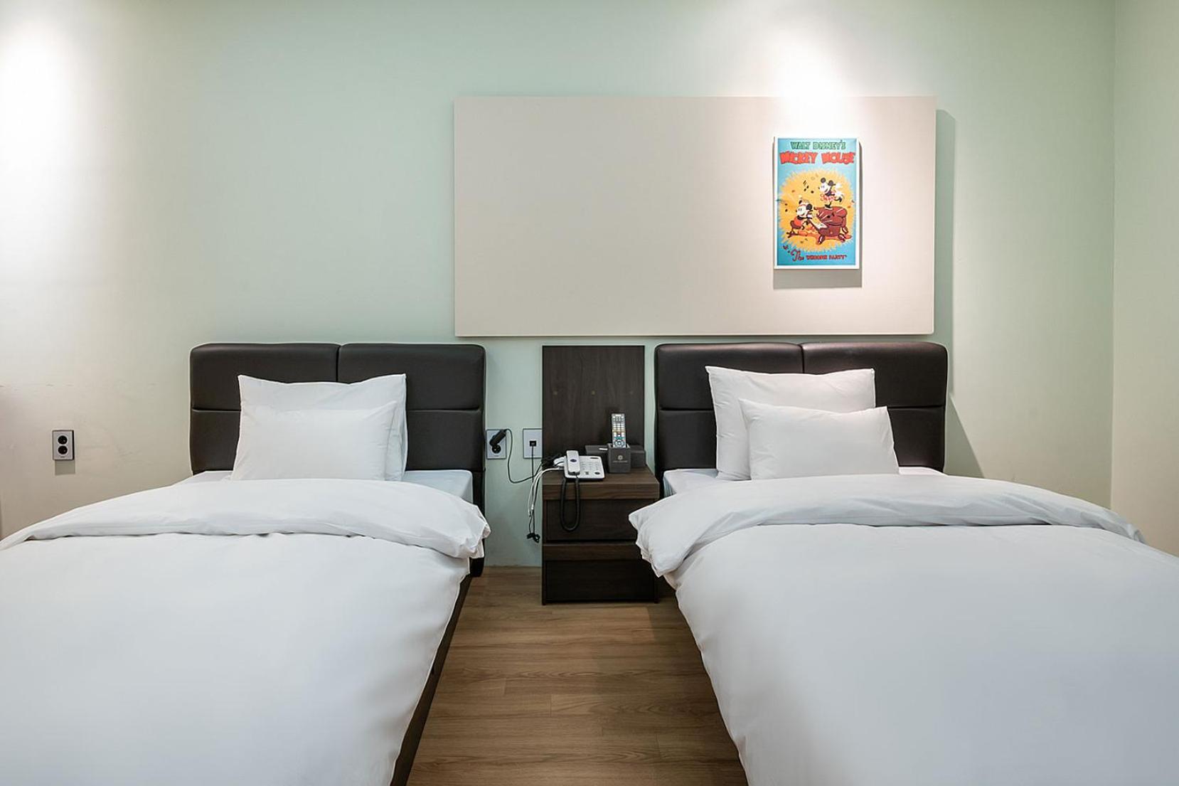 Standard Twin Room photo 2