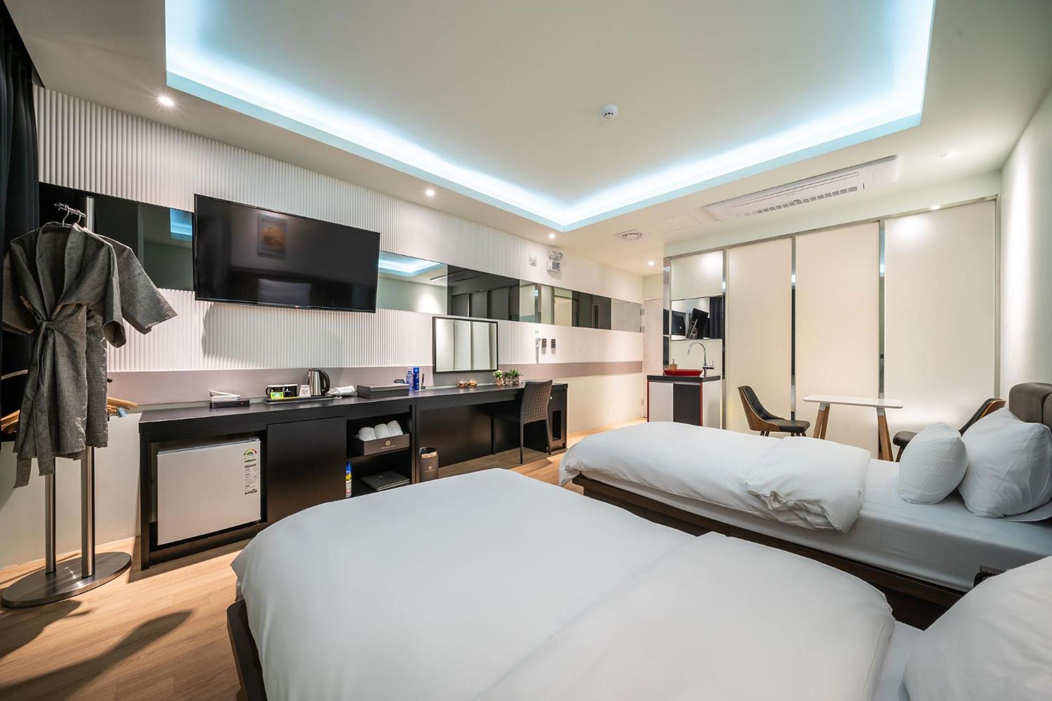 Standard Twin Room photo 3