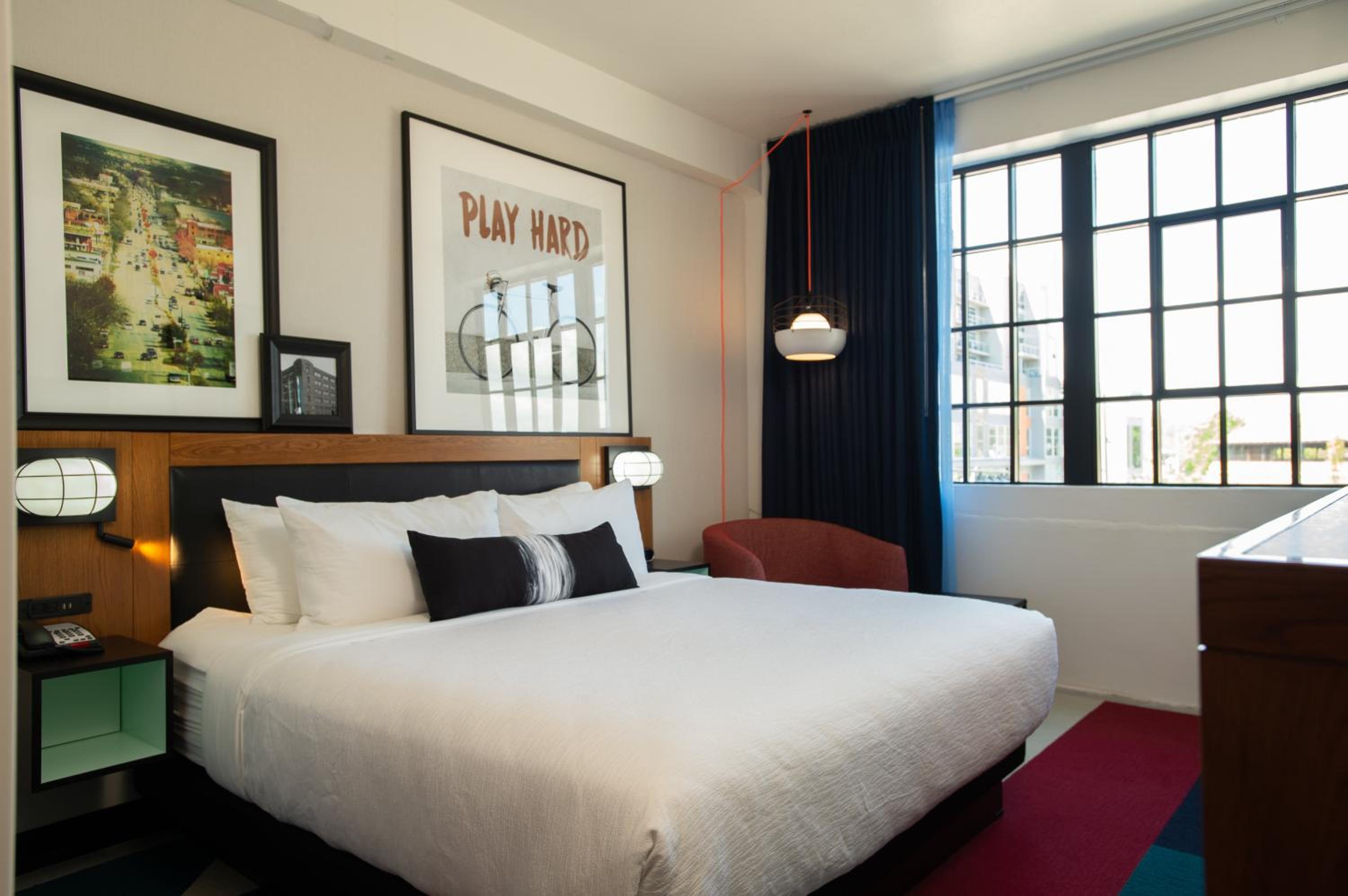 Standard King Room - Photo 2