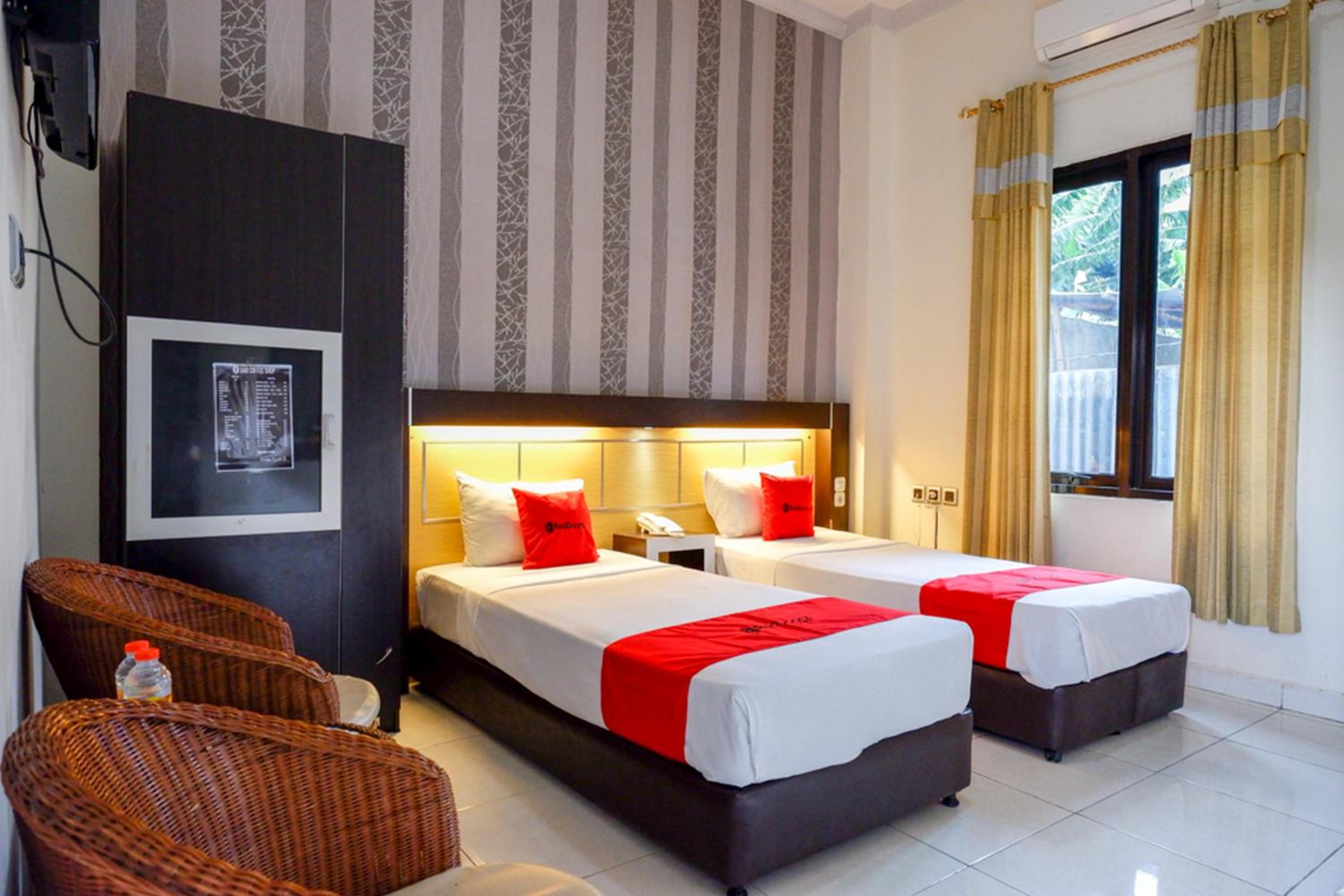 Twin Room - Photo 2