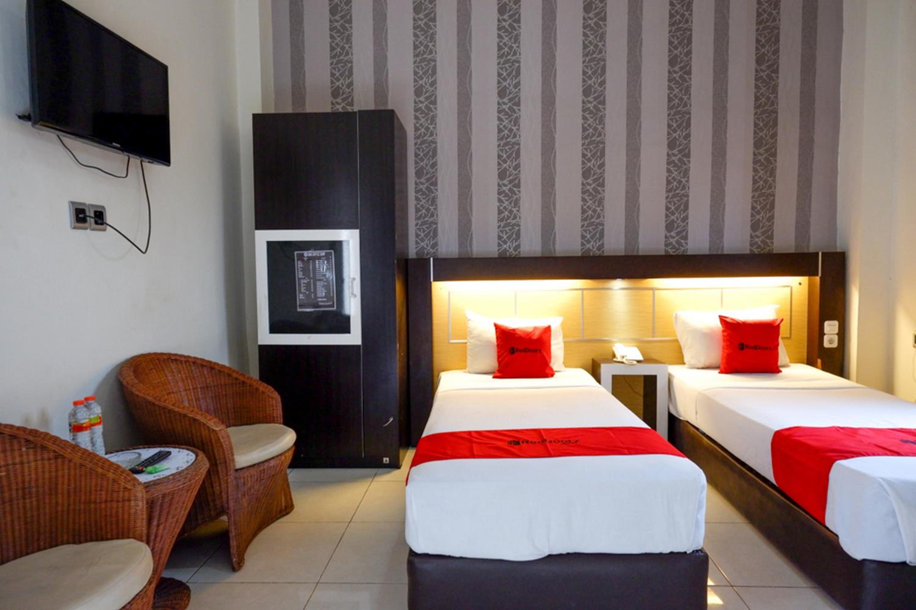 Twin Room - Photo 3