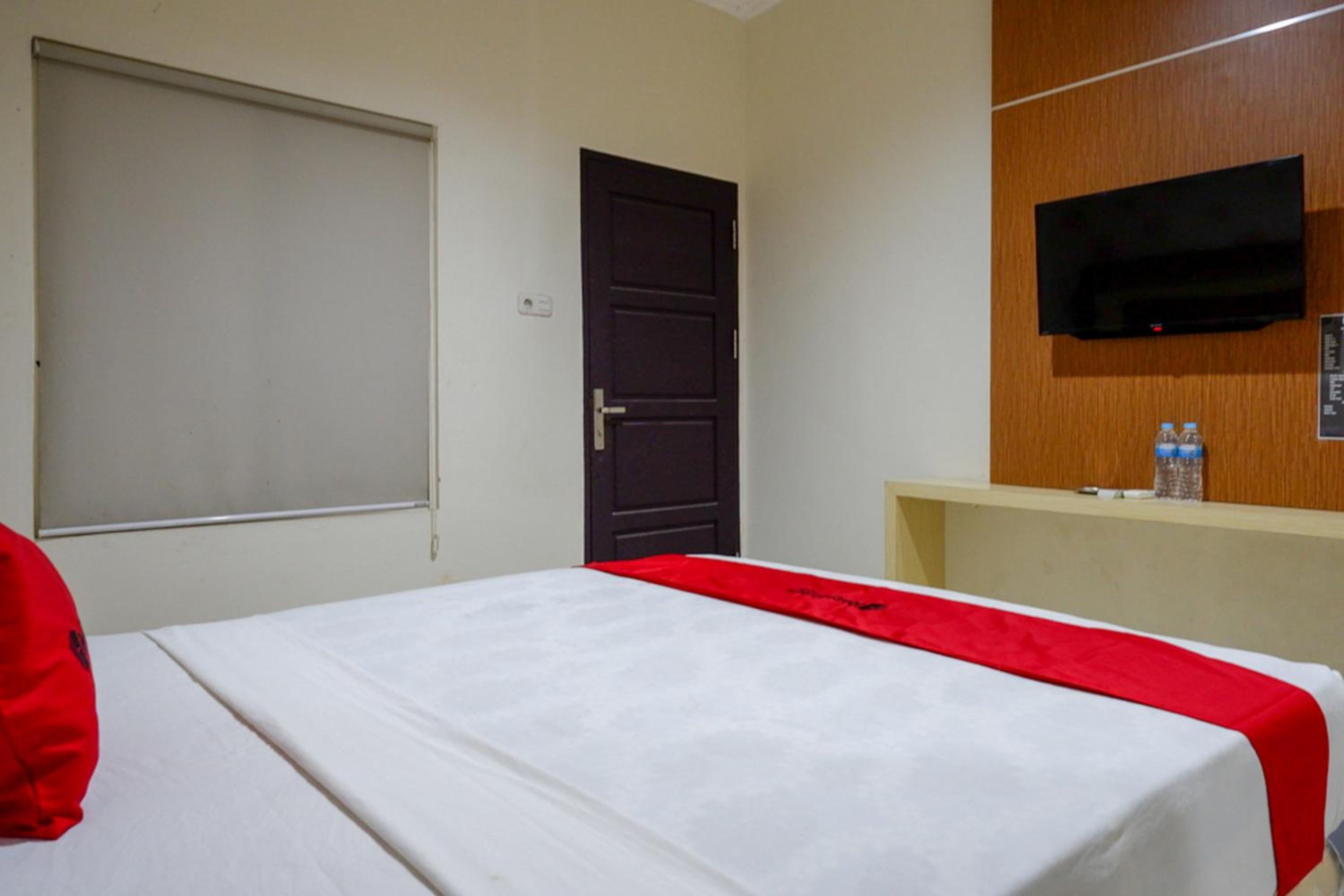 Deluxe Room - Photo 6
