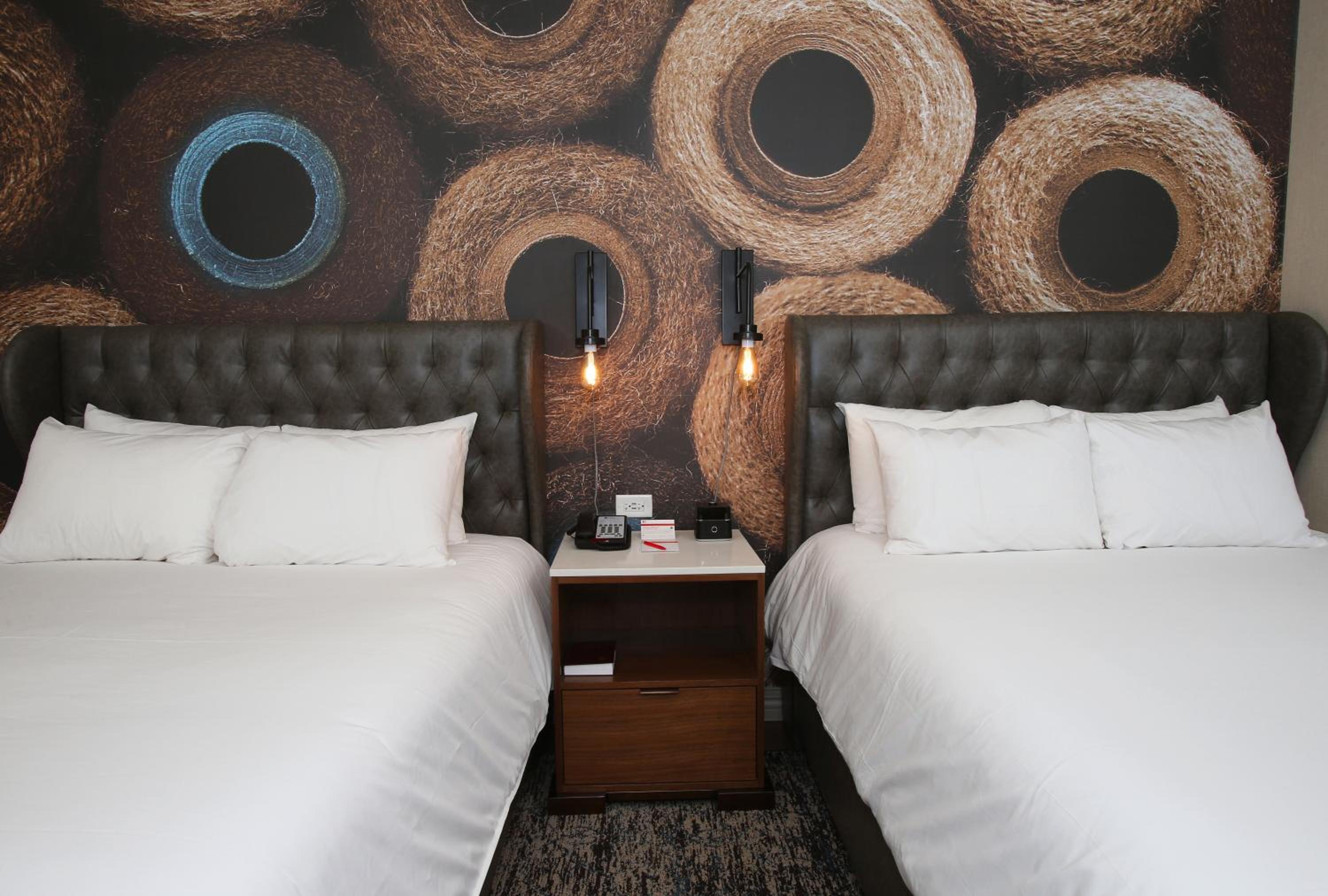 Twin Room - Non-Smoking photo 3