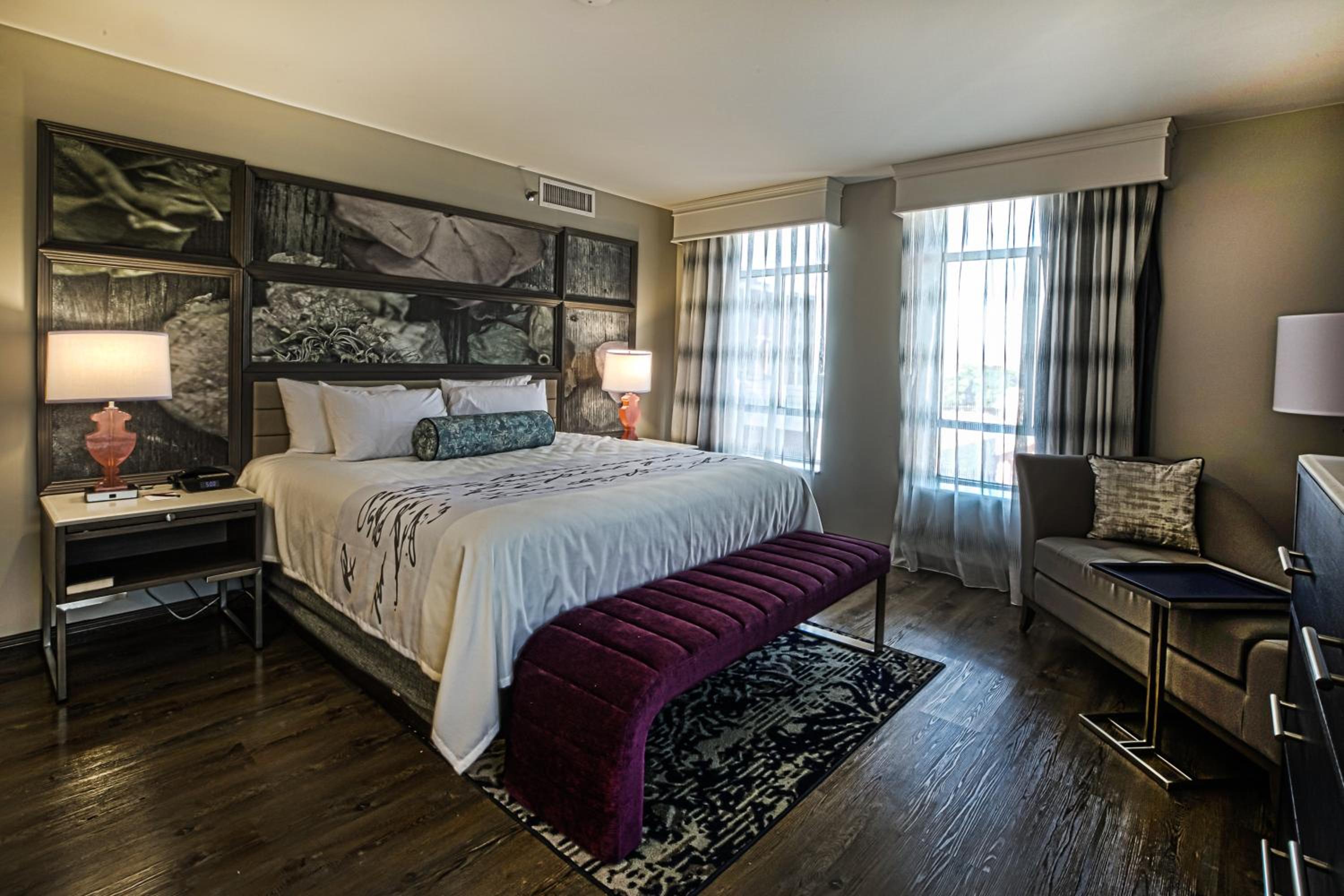 Standard King Room - Photo 2