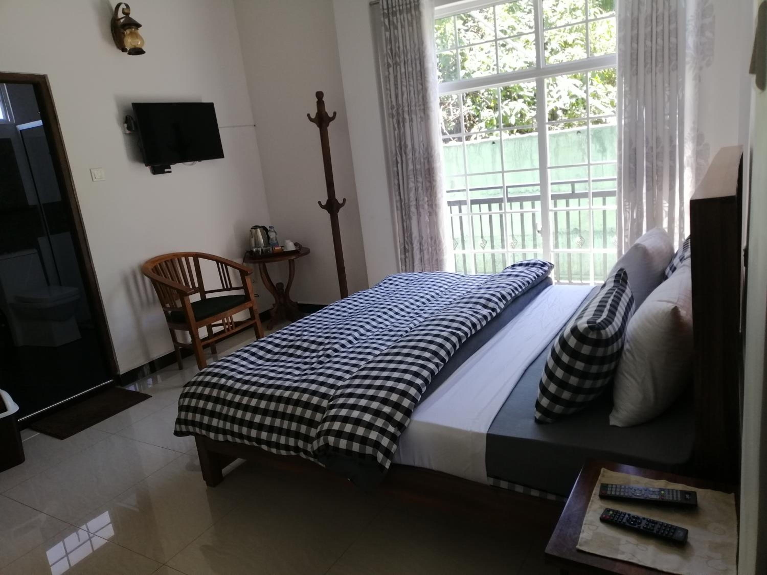 Deluxe Double Room with Balcony photo 1