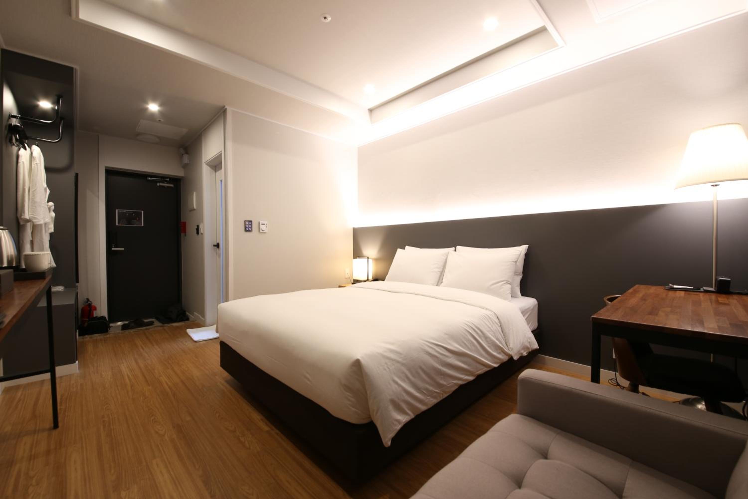 Double Room - Photo 4