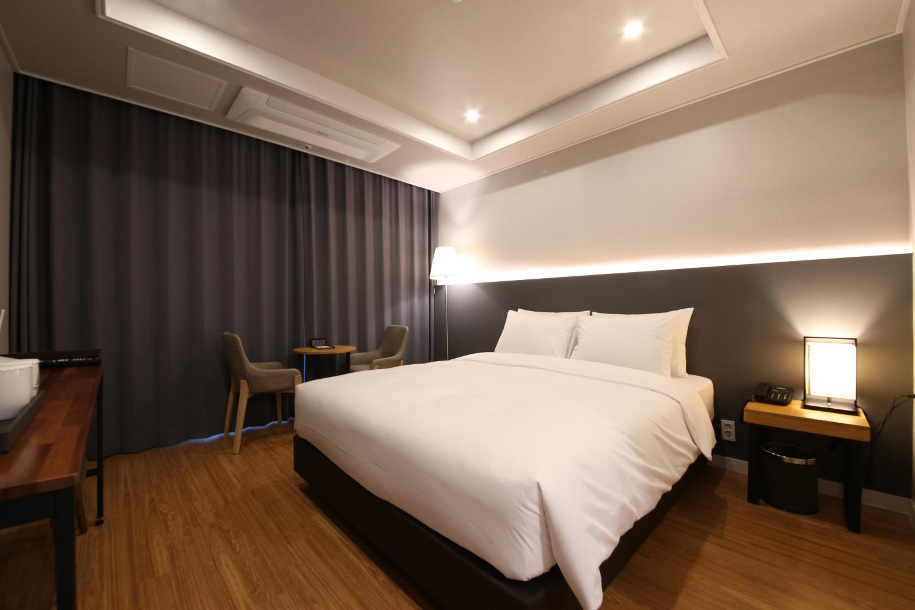 Standard Double Room - Photo 1