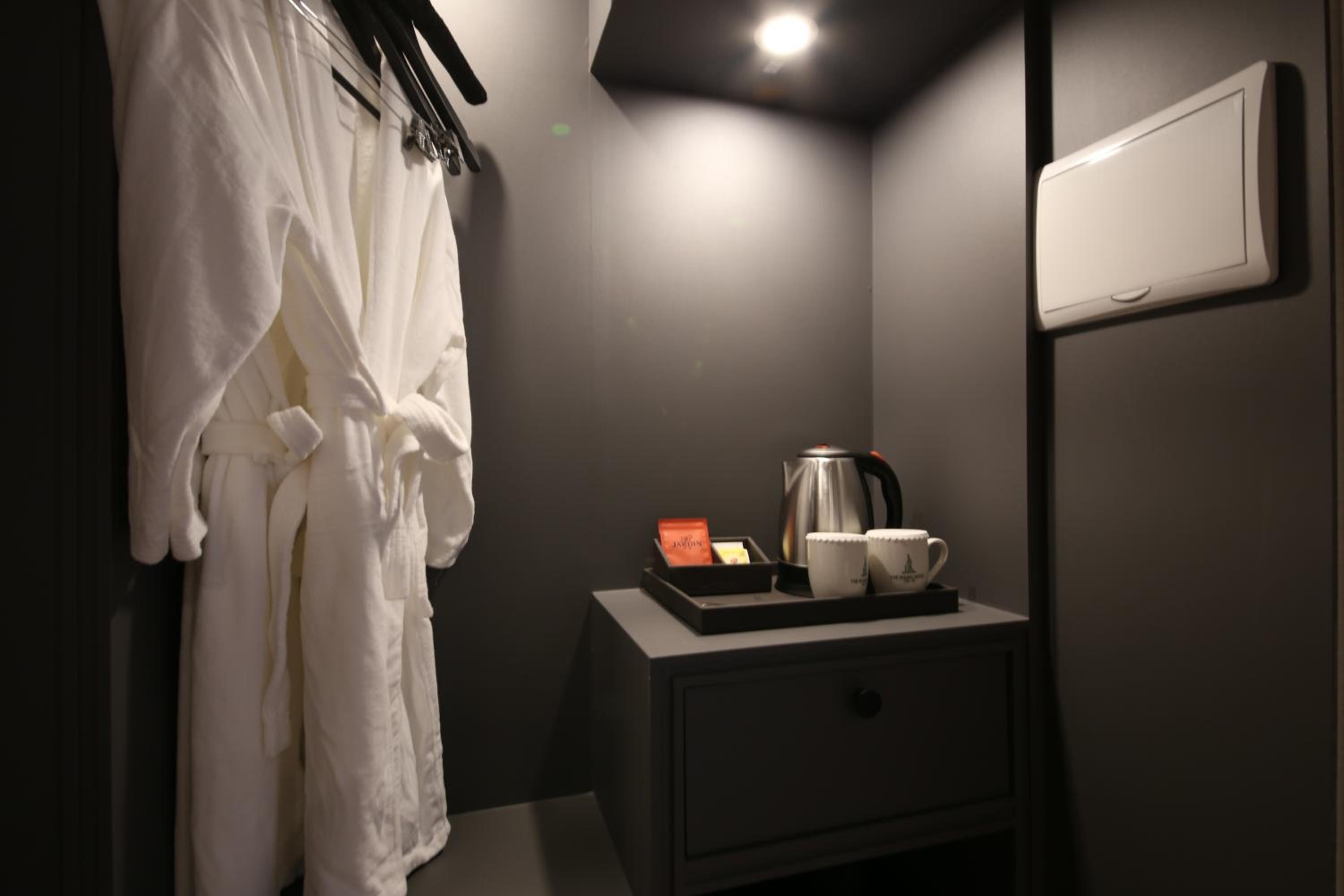 Twin Room - Photo 5
