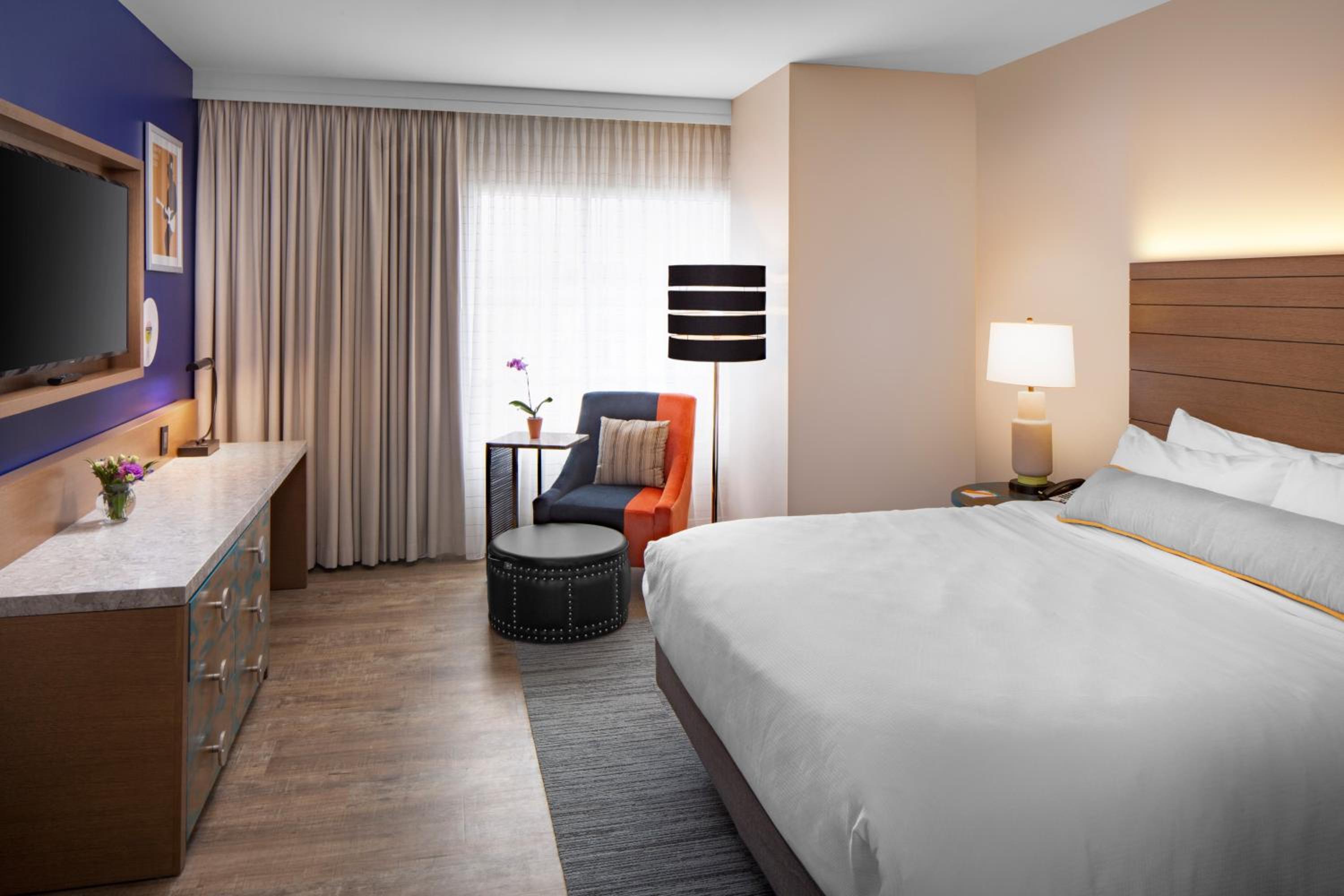 One-Bedroom King Suite