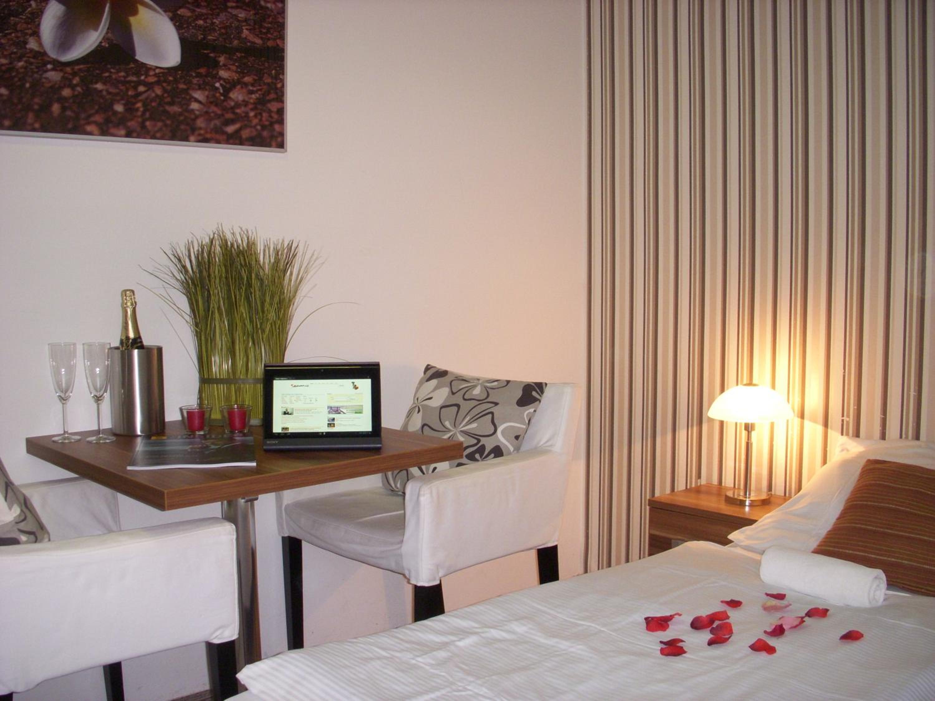 Deluxe Two-Bedroom Family Suite photo 3