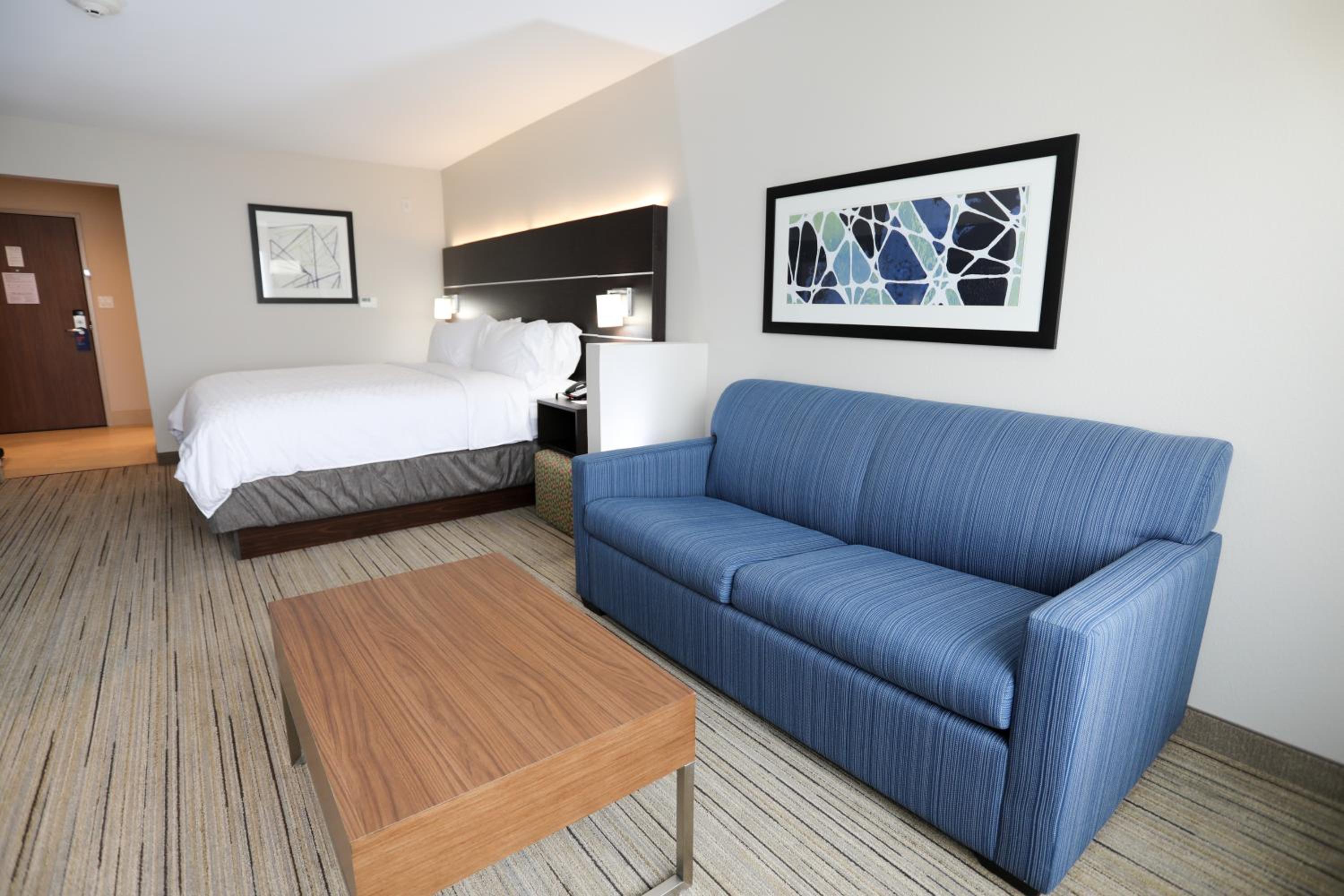 King Suite - Photo 2