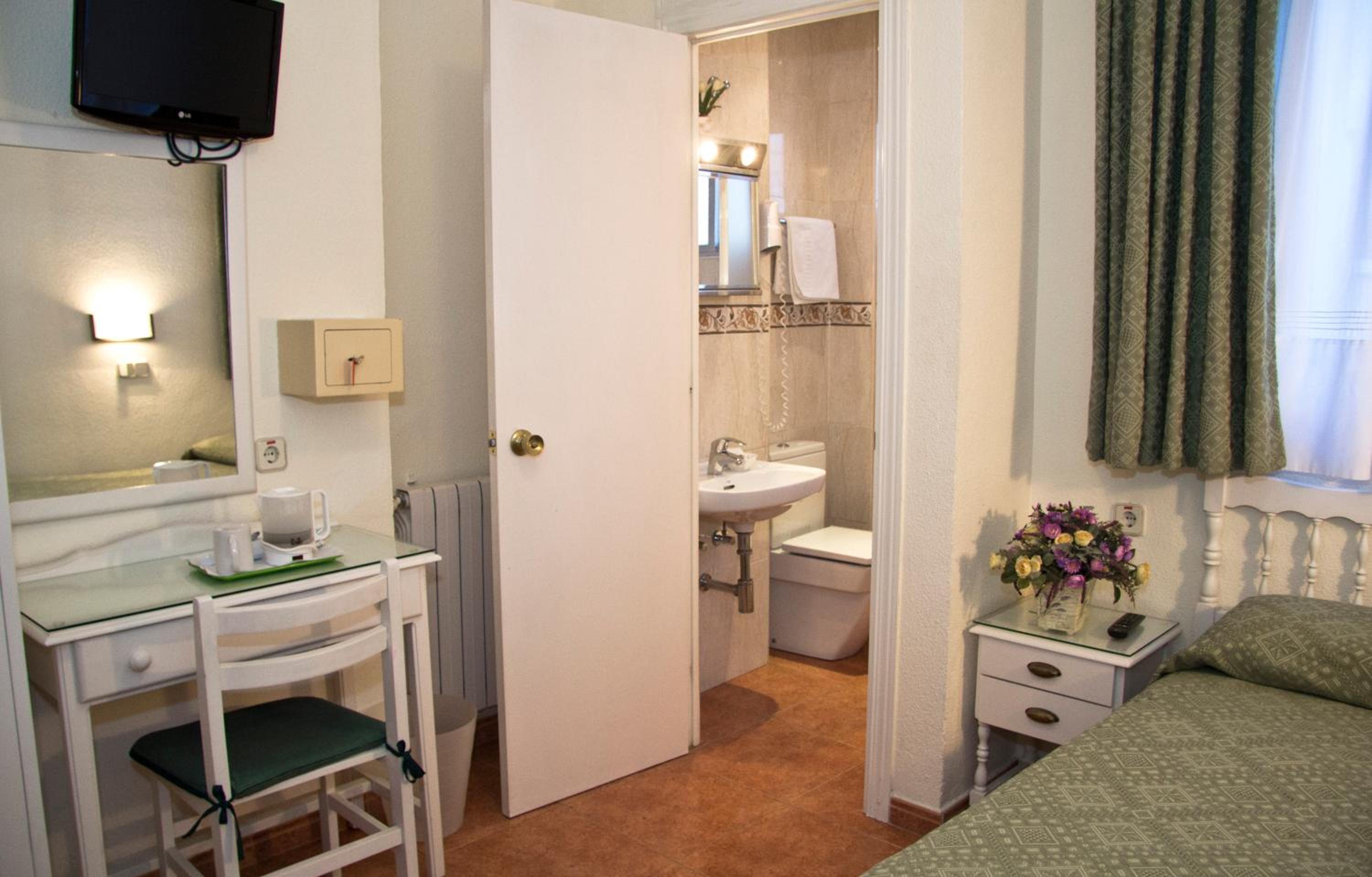 Single Room photo 2