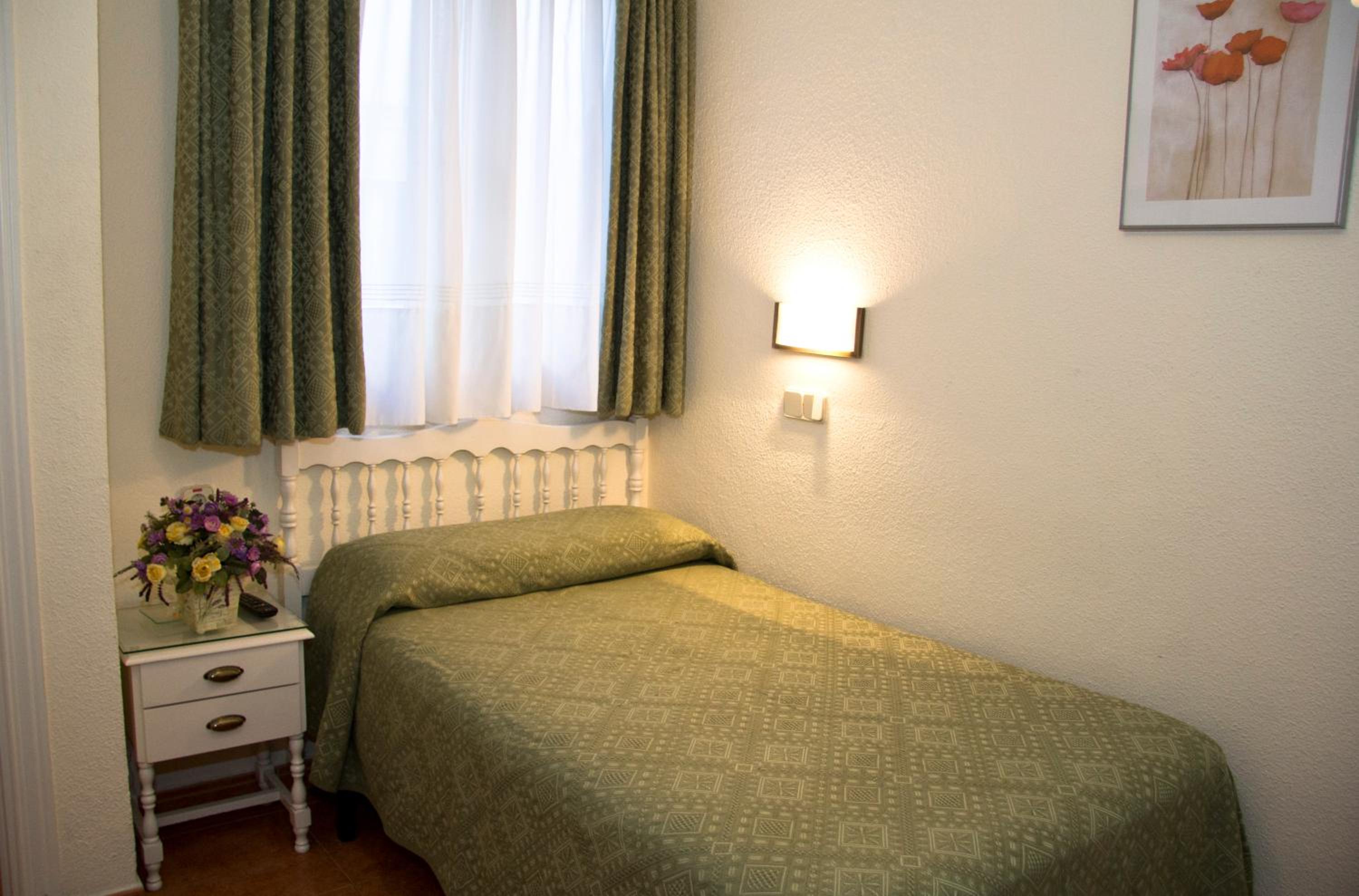 Single Room photo 3