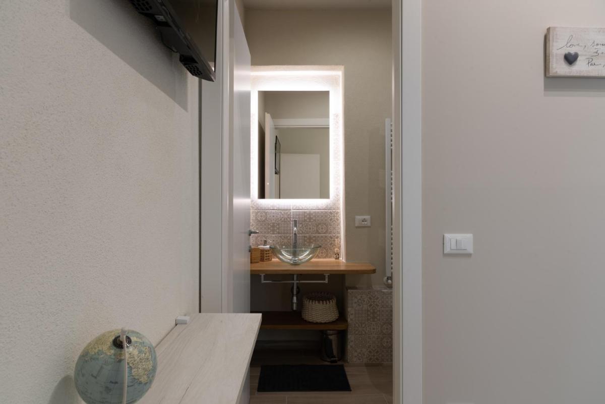 Deluxe Room - Photo 10