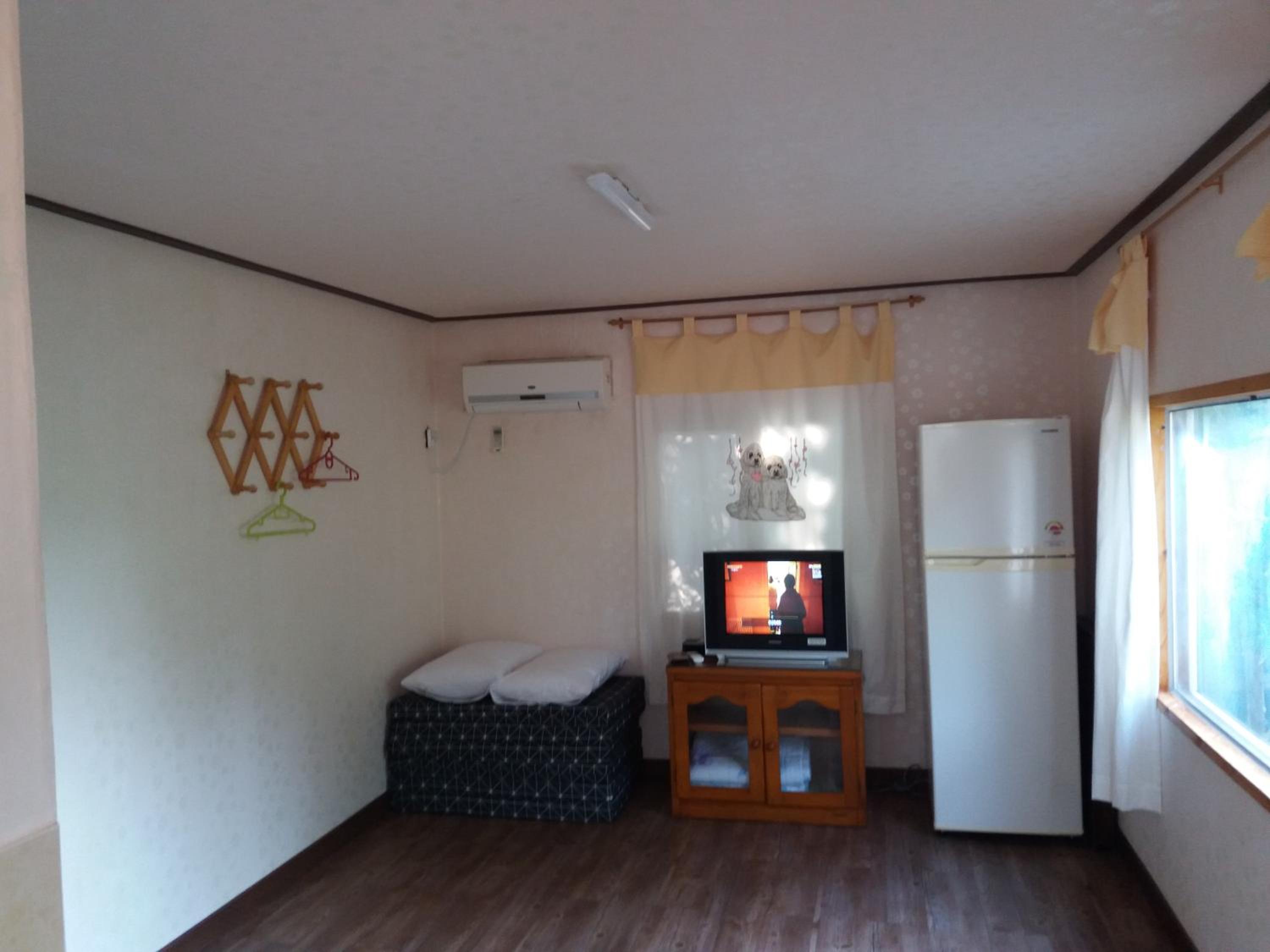 Family Room - Photo 19