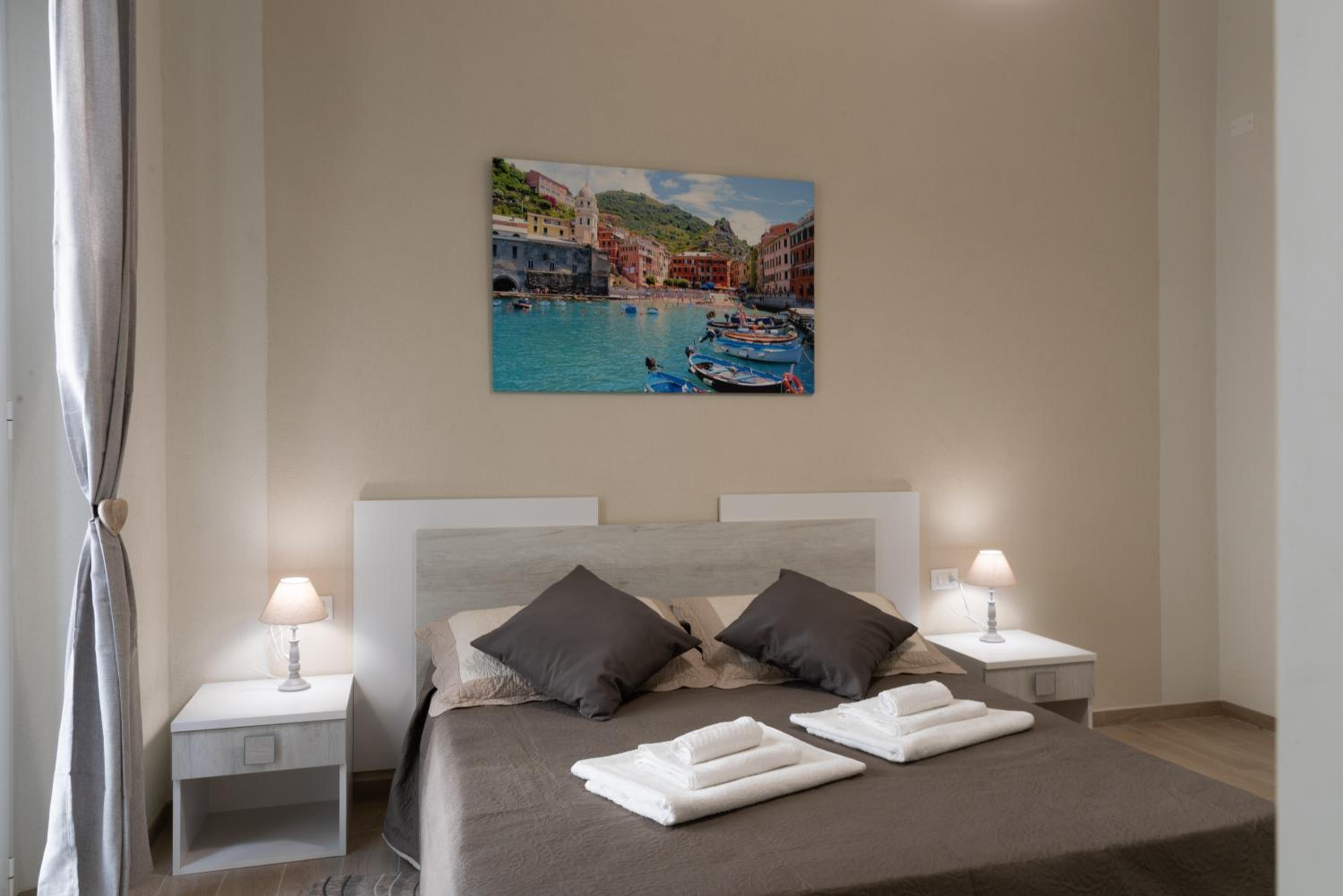 Deluxe Room - Photo 1
