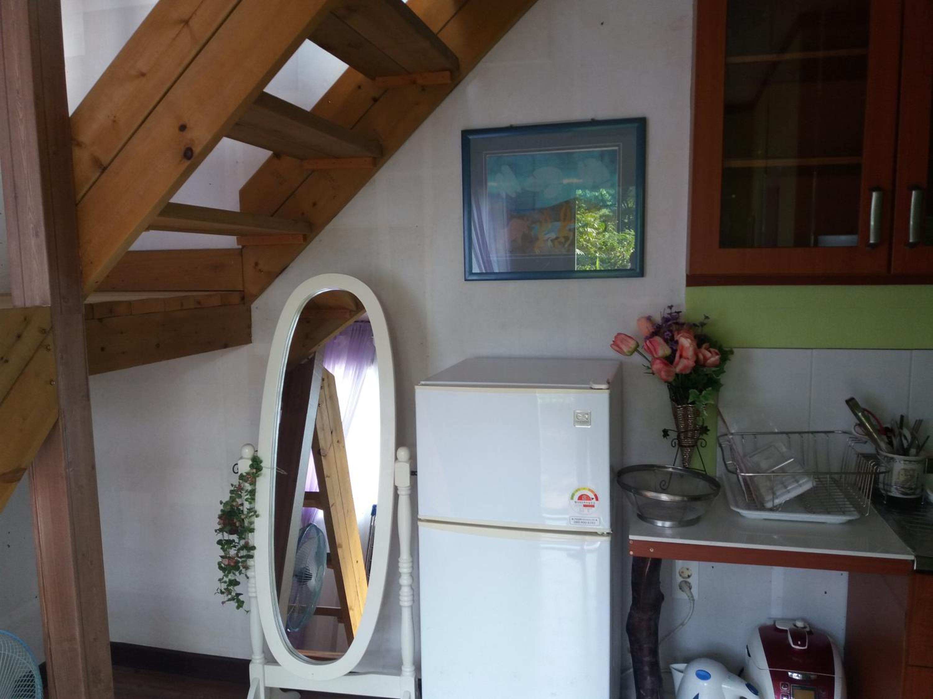 Family Room - Photo 2