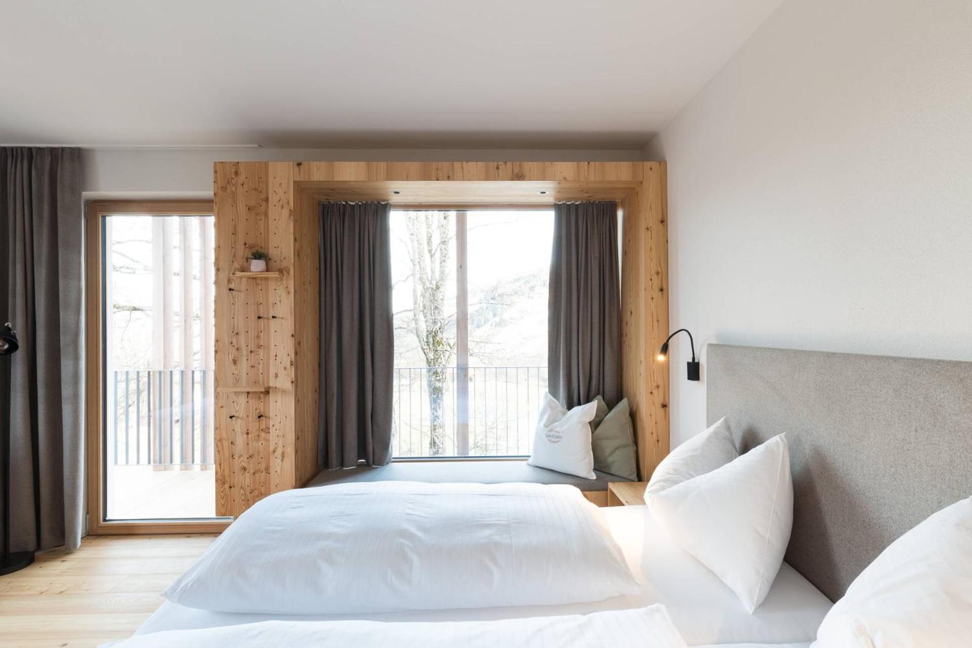 Large Double Room - Photo 1