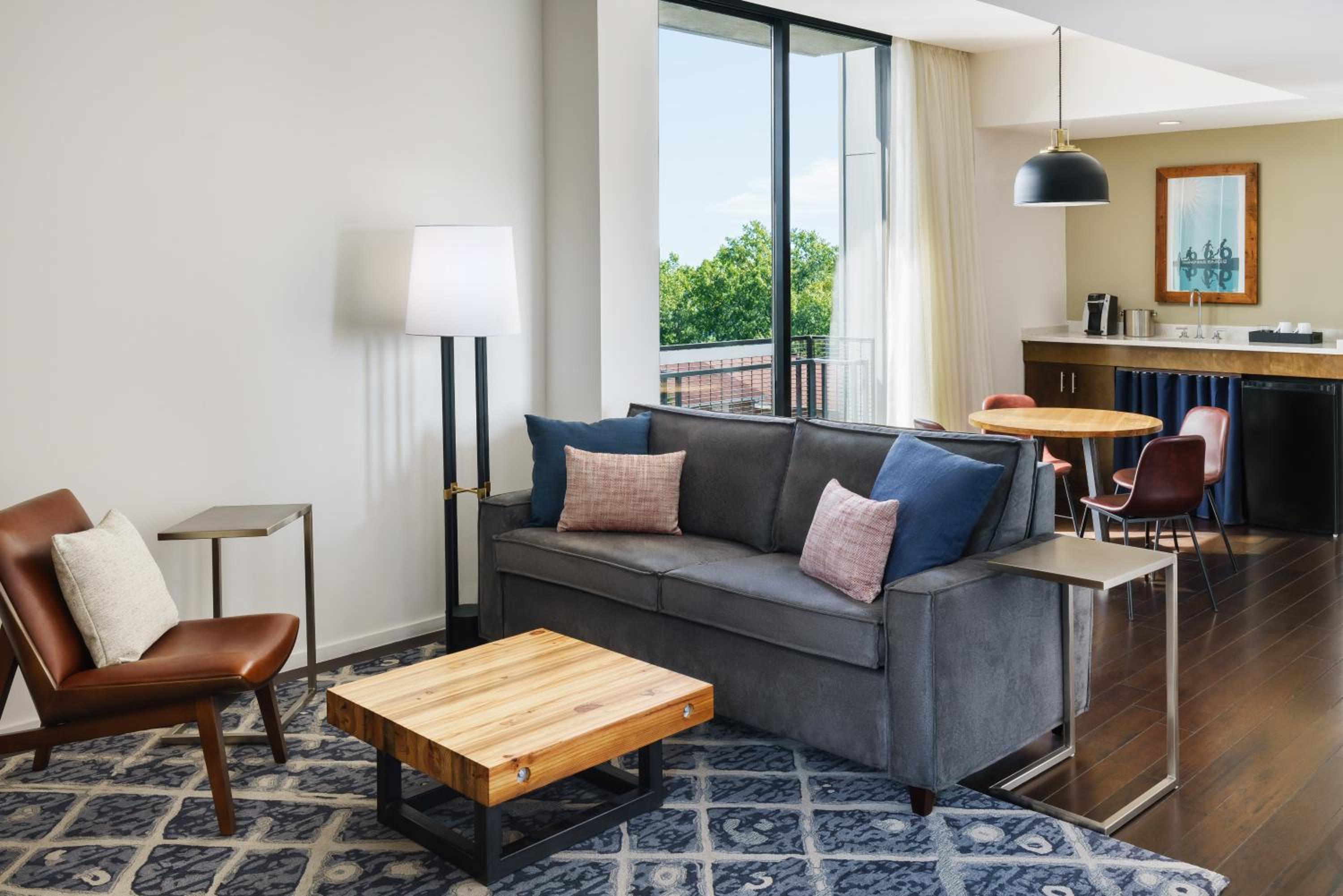 King Suite with Balcony - Photo 2