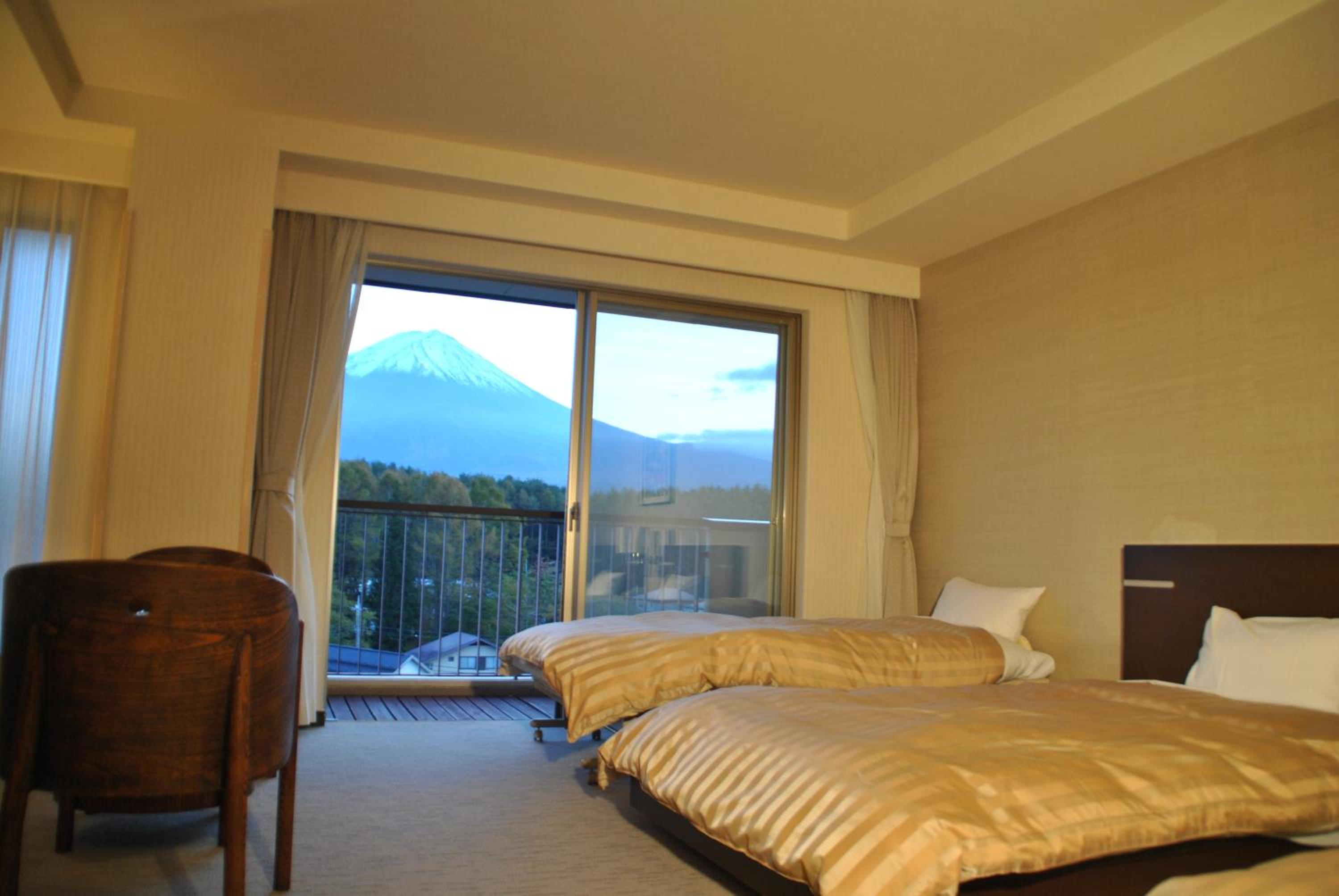 Triple Room with Shared Bathroom - Non-Smoking - Photo 6