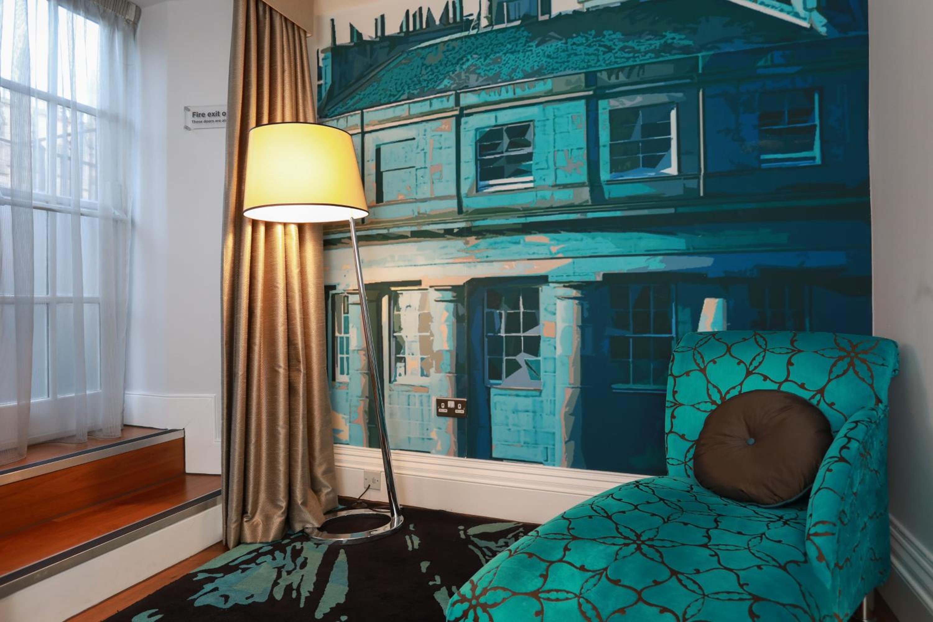 1 Double Bed Suite - Photo 3