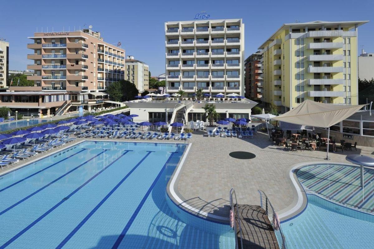 Quadruple Room with Sea View - Photo 3