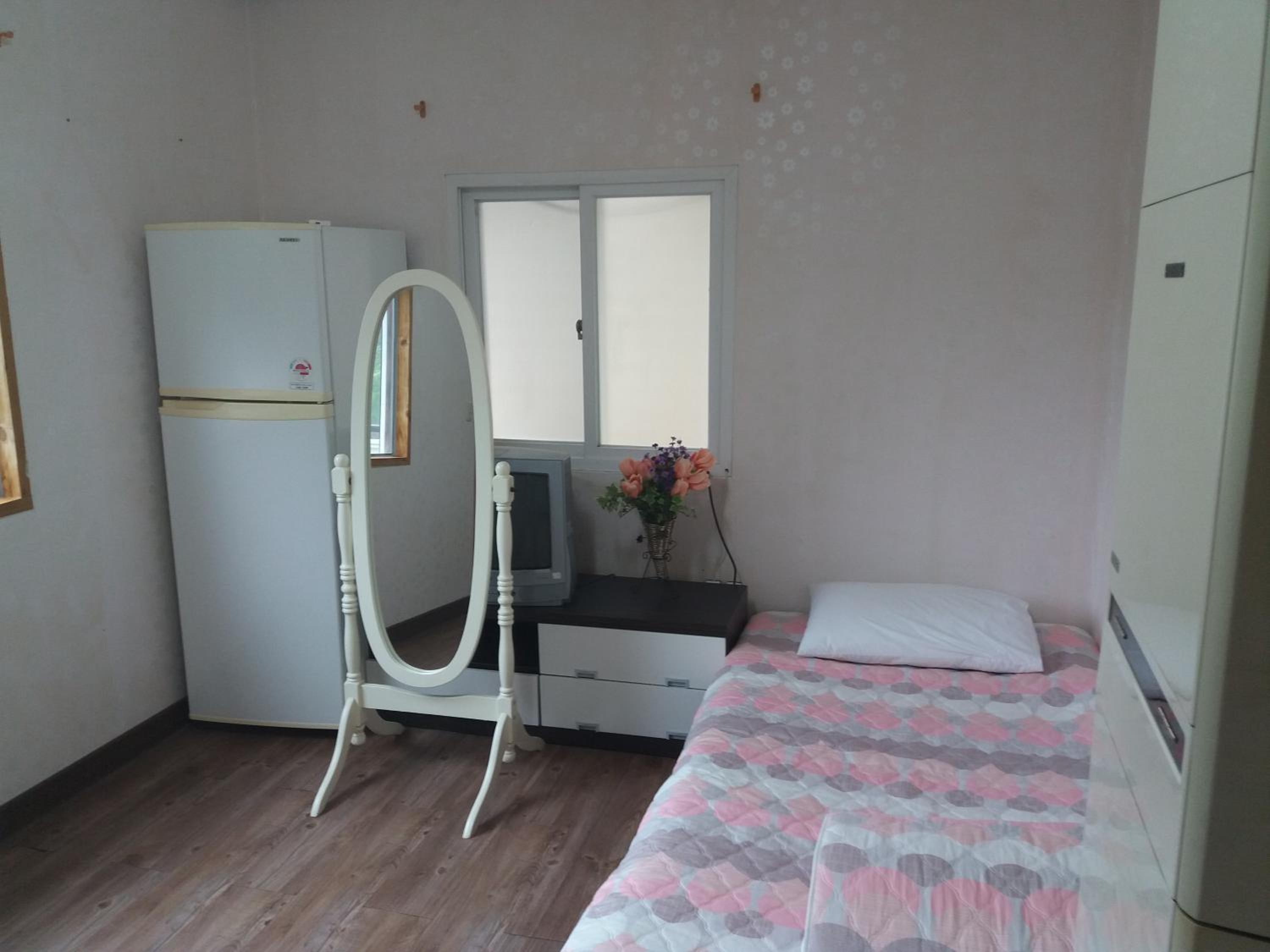 Family Room - Photo 14