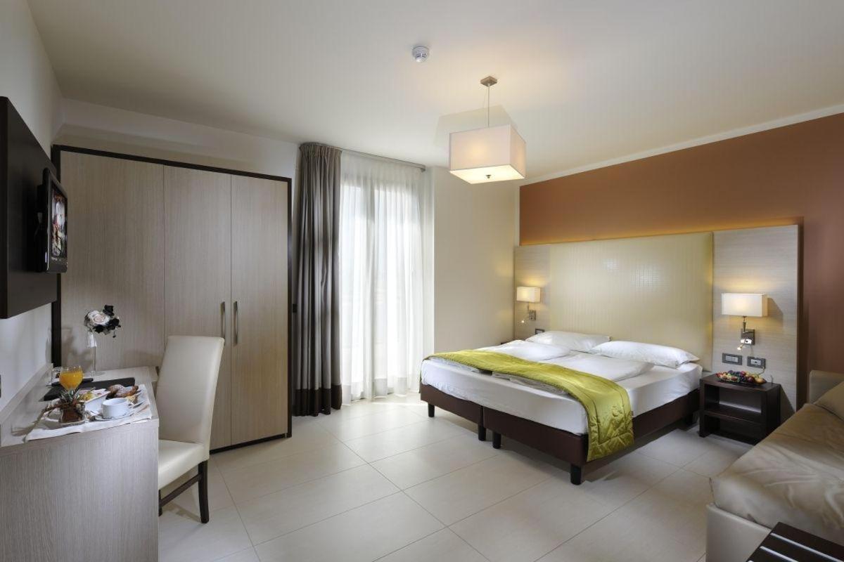 Classic Triple Room - Photo 6