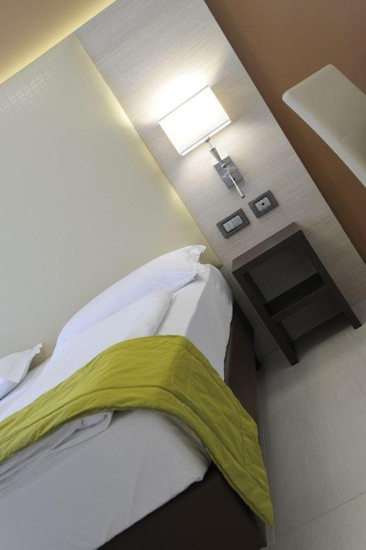 Double Room with Balcony - Photo 4