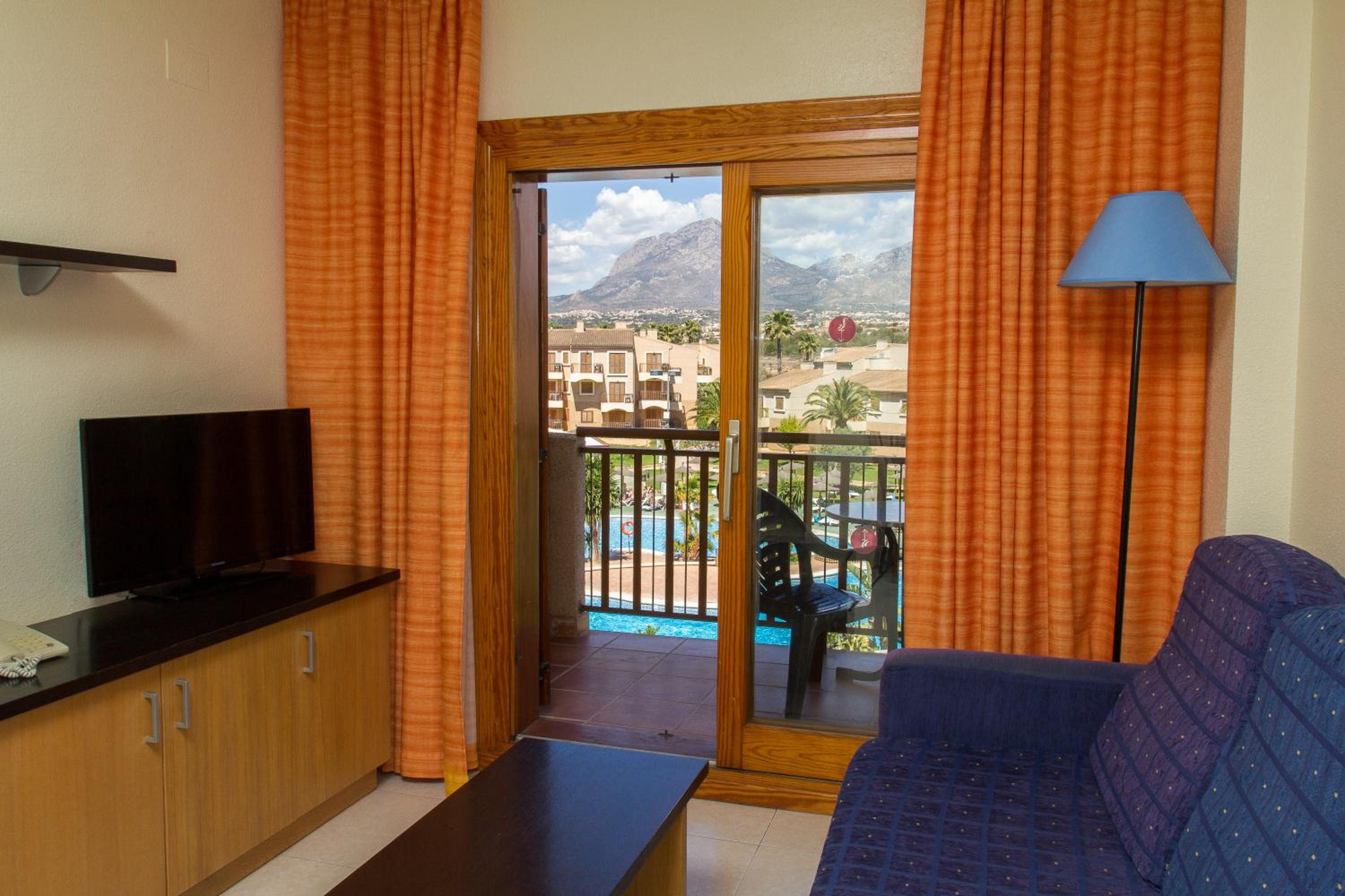 One-Bedroom Apartment (2 Adults) - Photo 2