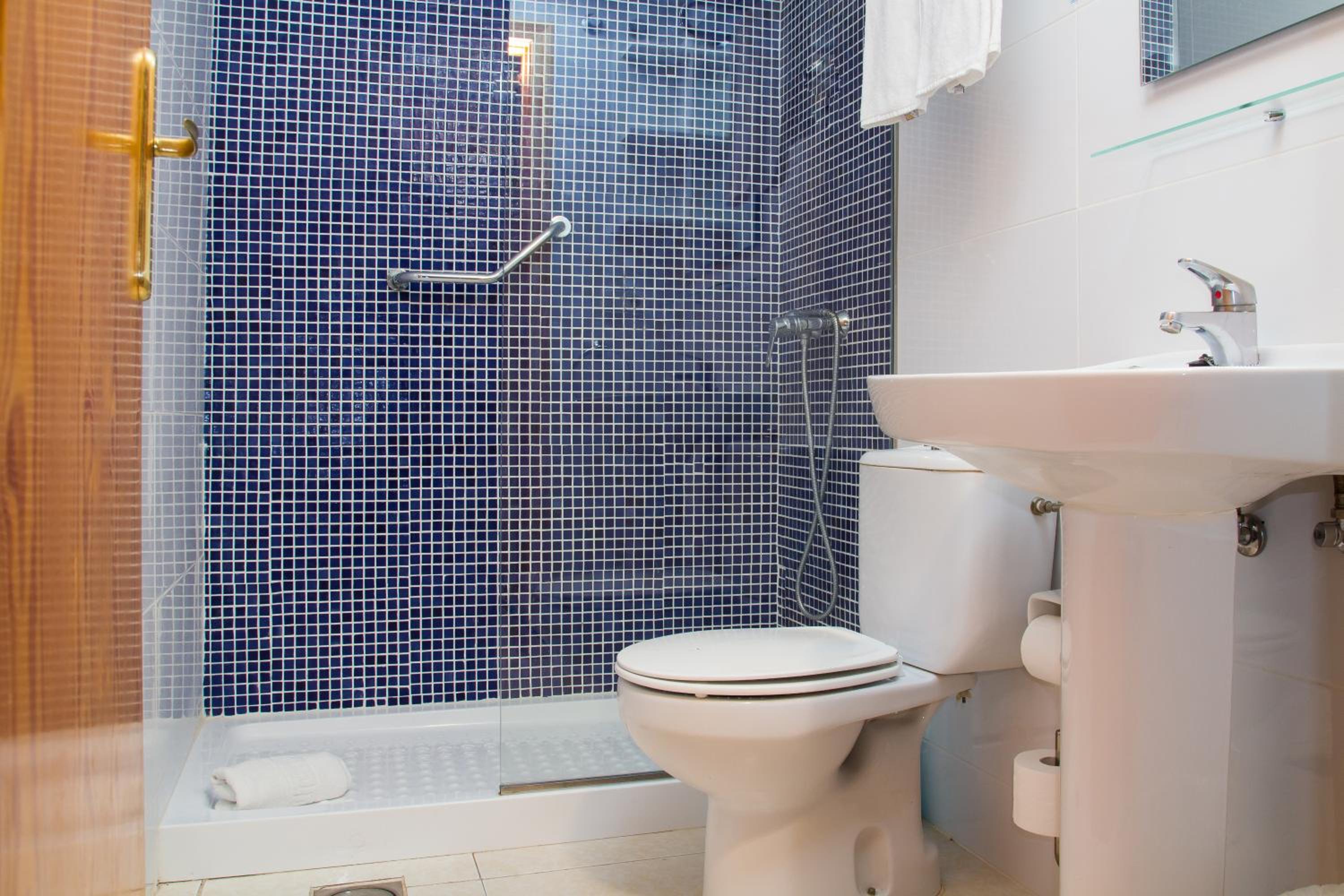 Premium Double Room (2 Adults) - Photo 4