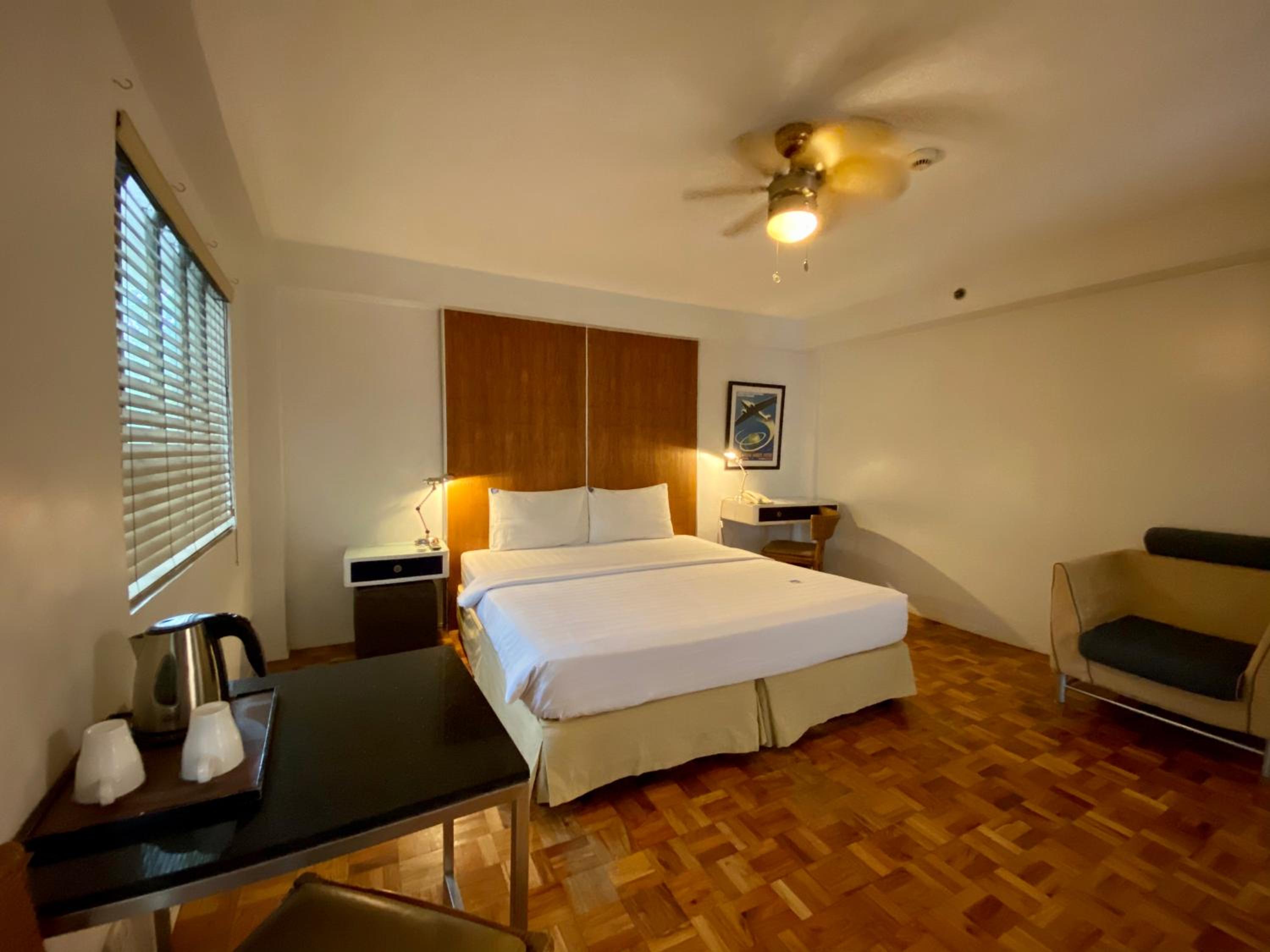 Deluxe Studio