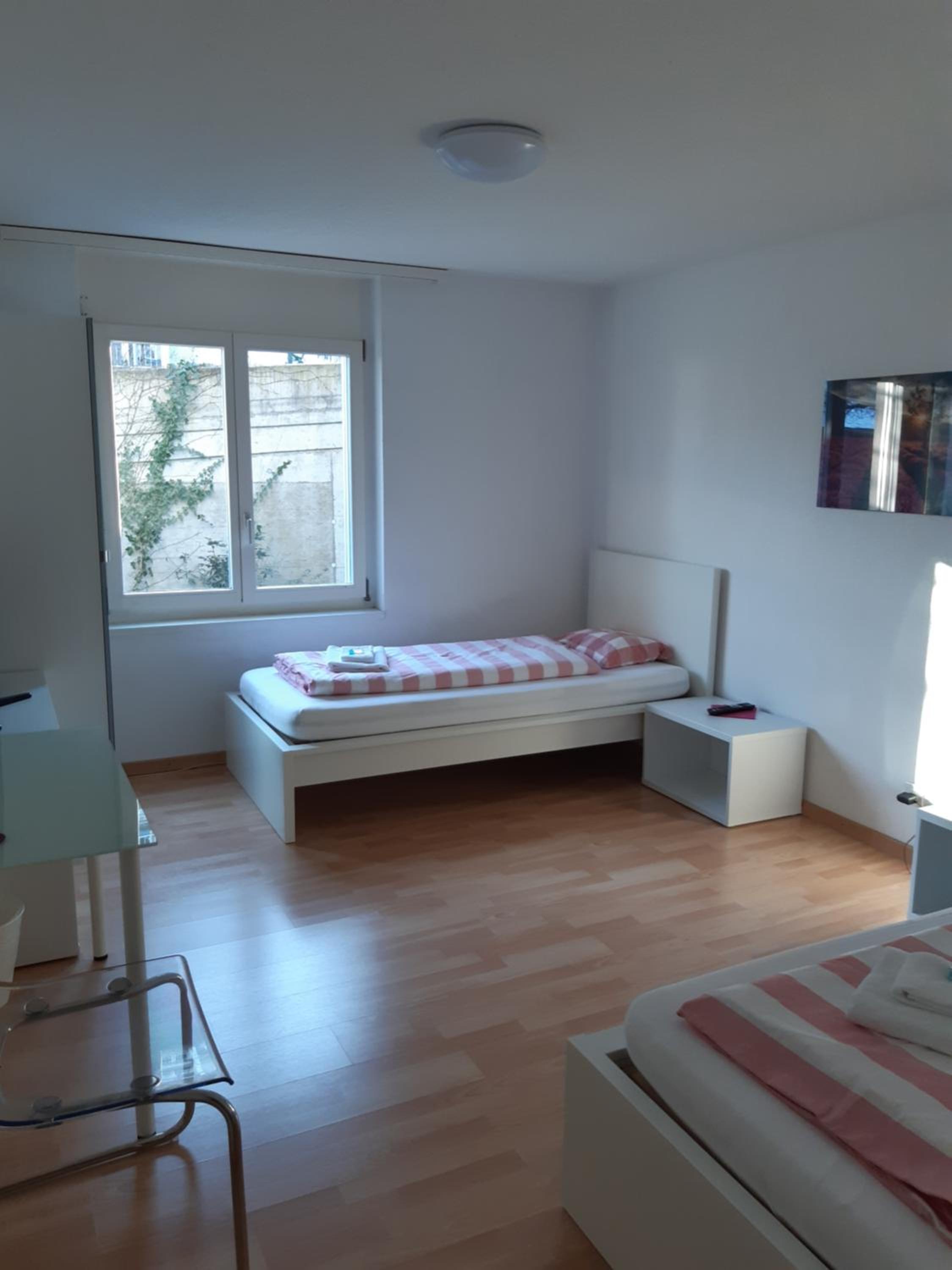 Standard Twin Room with Shared Bathroom photo 1