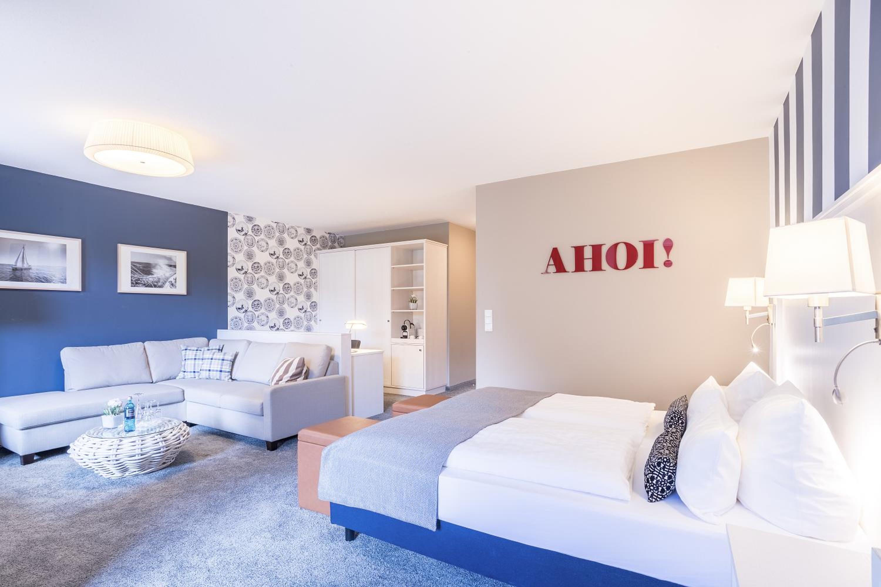 Deluxe Double Room with Balcony - Photo 1