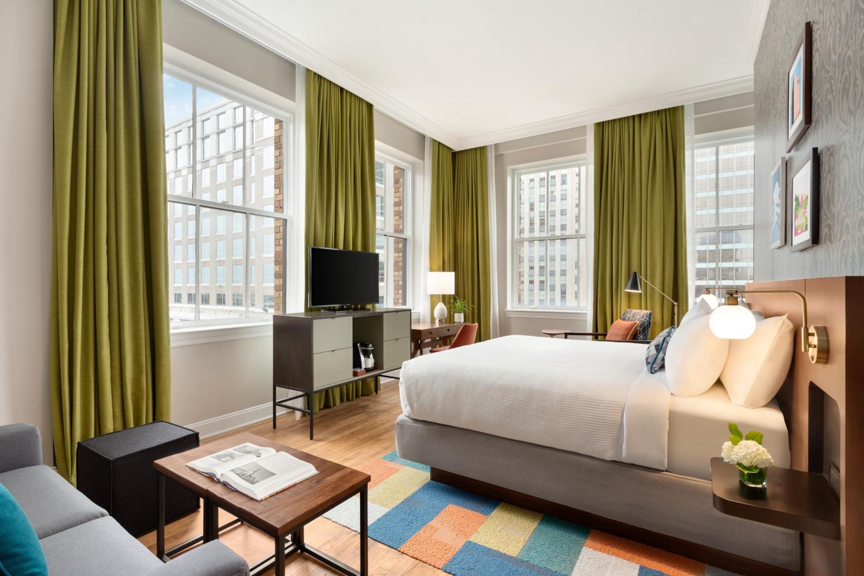 Premium King Room - Photo 3