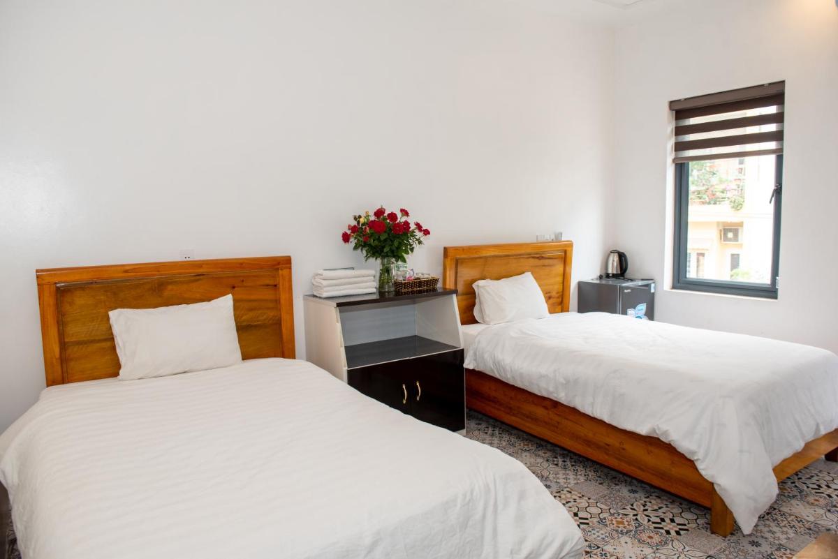 Twin Room with Private Bathroom photo 1
