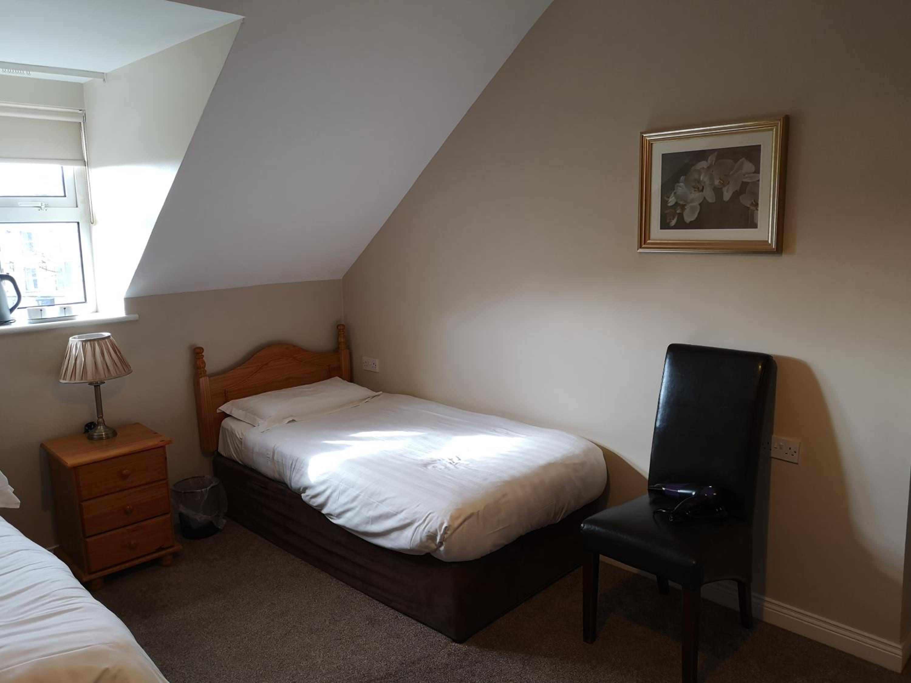 Double Room with Shared Bathroom photo 3