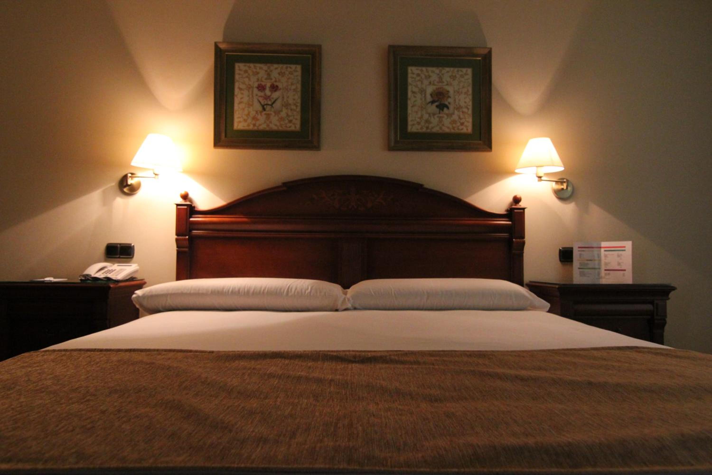 Suite - Photo 1
