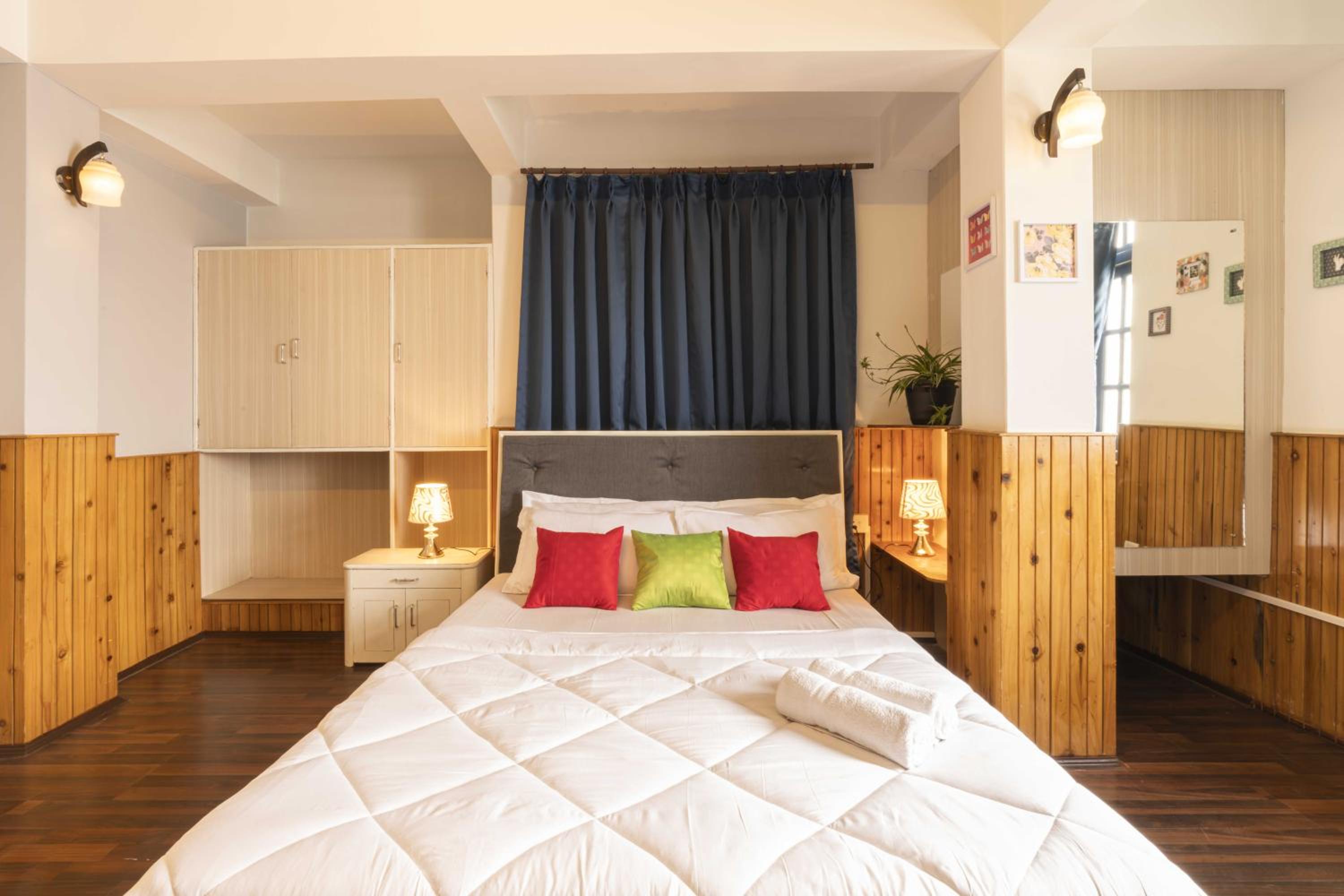 King Room with Mountain View photo 2