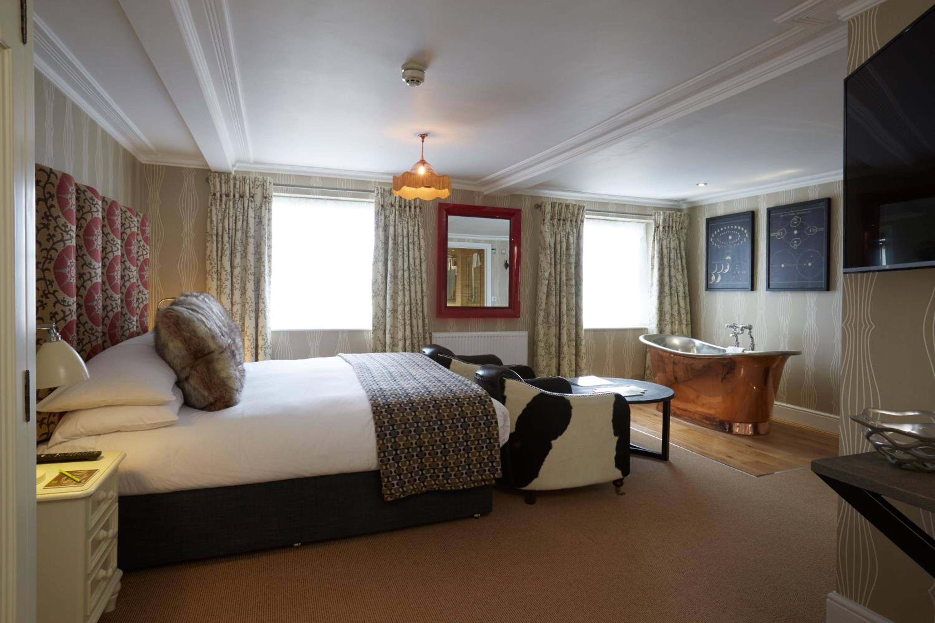 Signature Ivy Superior Room photo 3