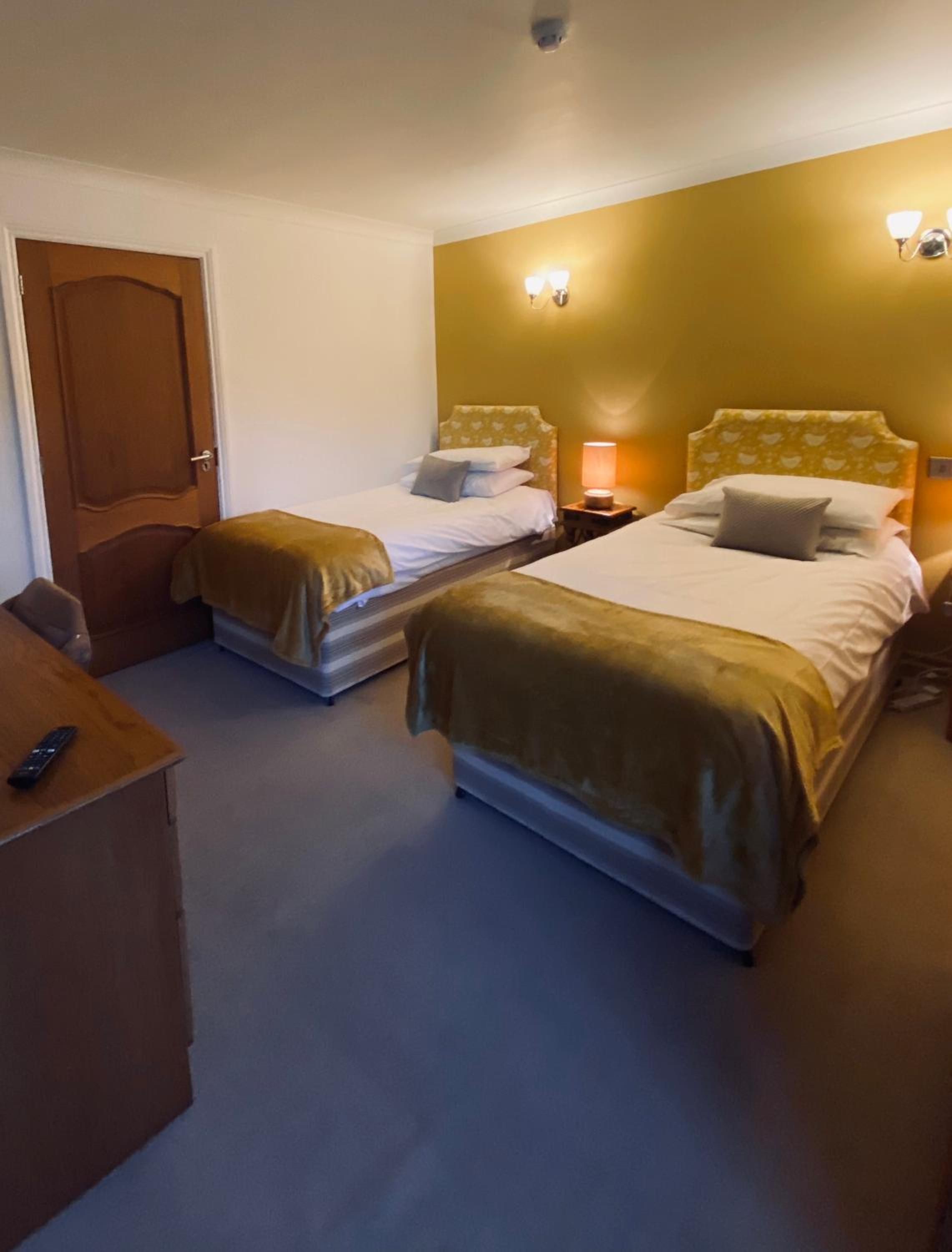 Standard Twin Room