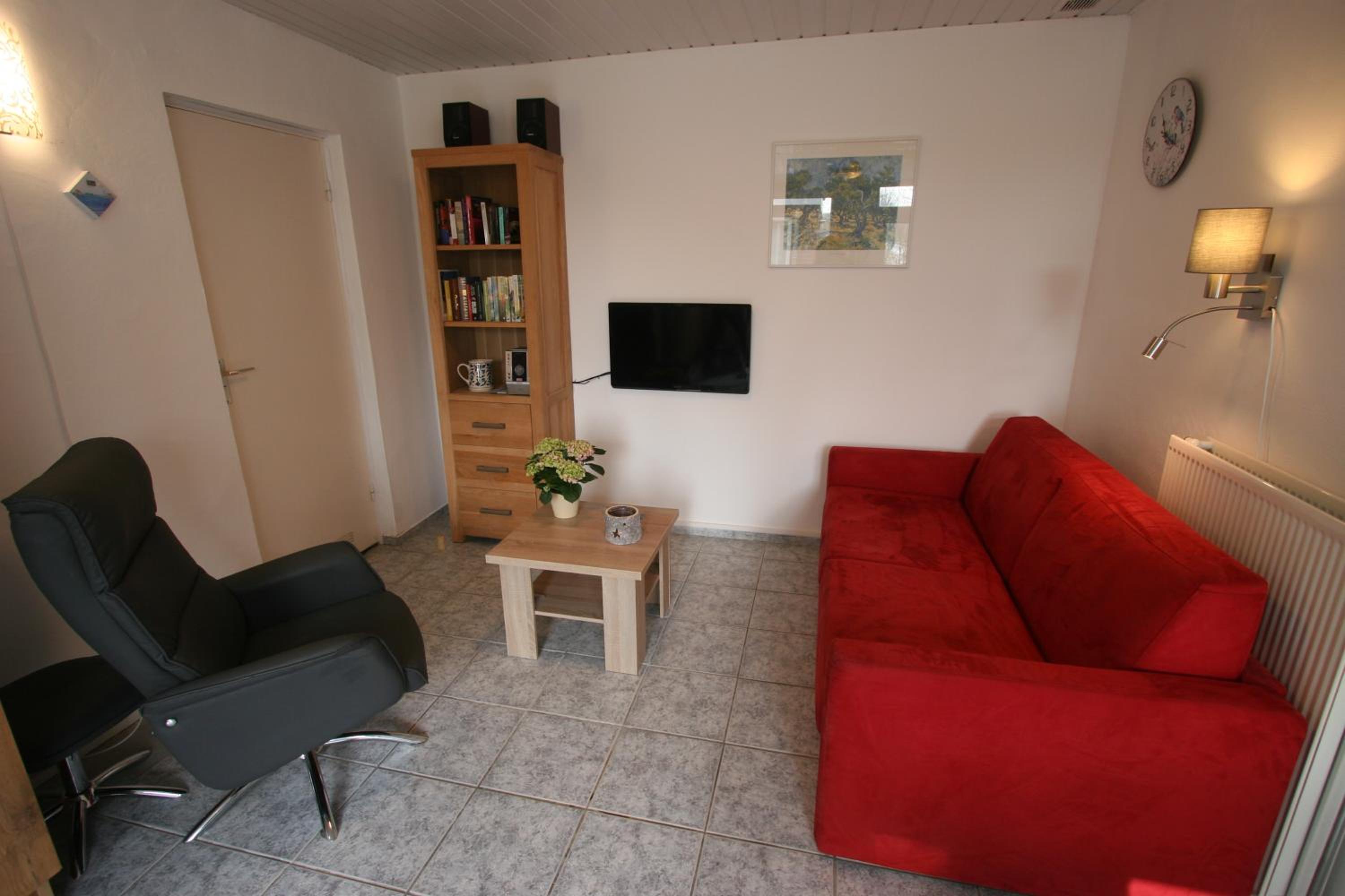 One-Bedroom House photo 1