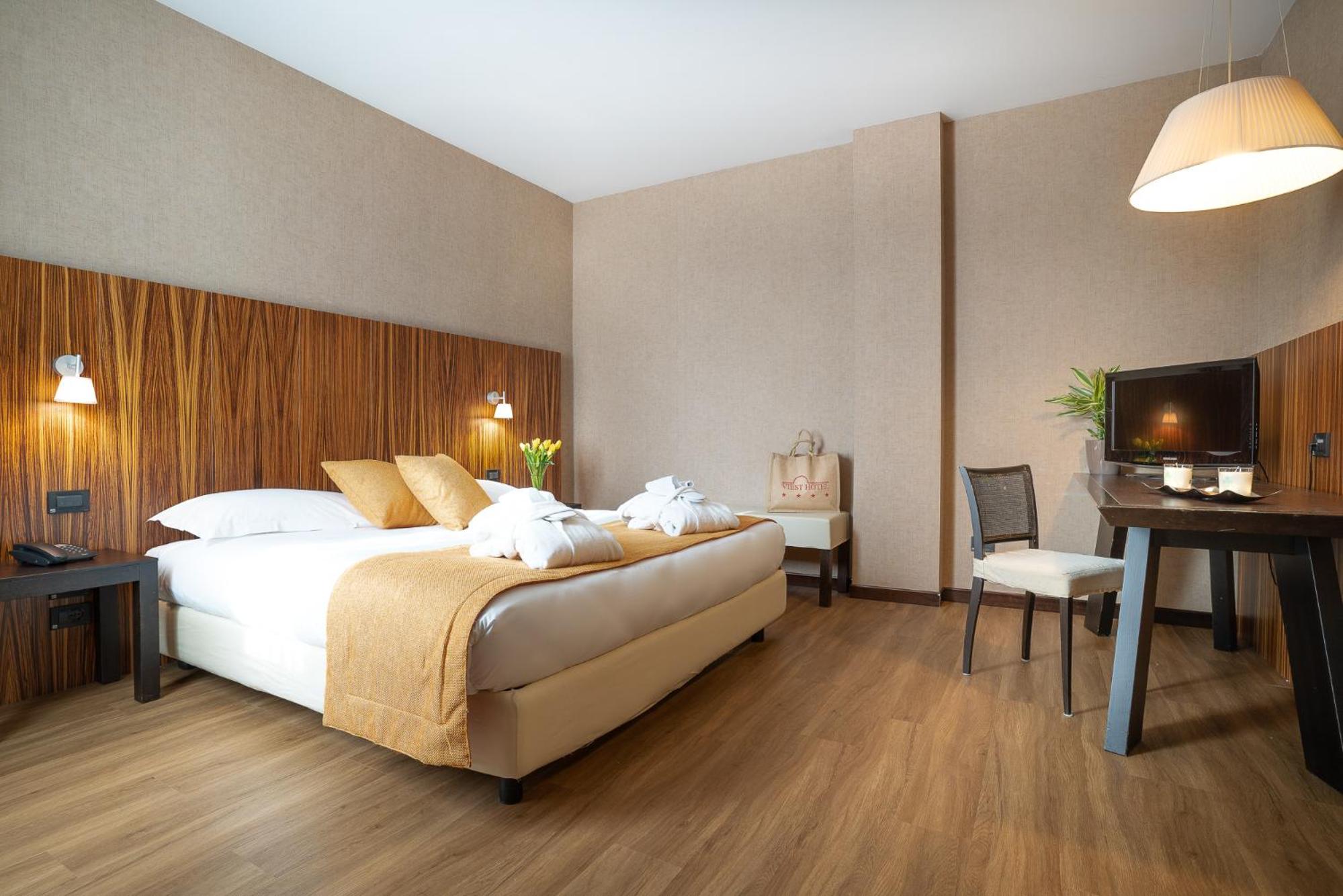 Superior Double or Twin Room - Photo 1