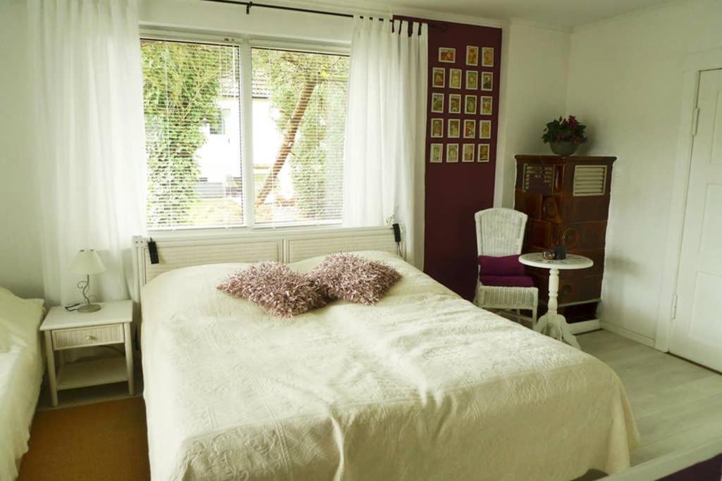 One-Bedroom House photo 1