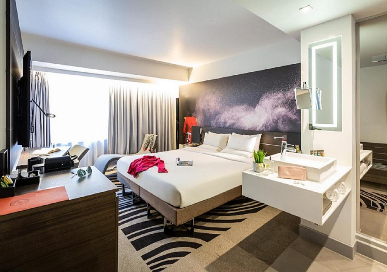 King Suite with Sofa-Bed thumbnail 5
