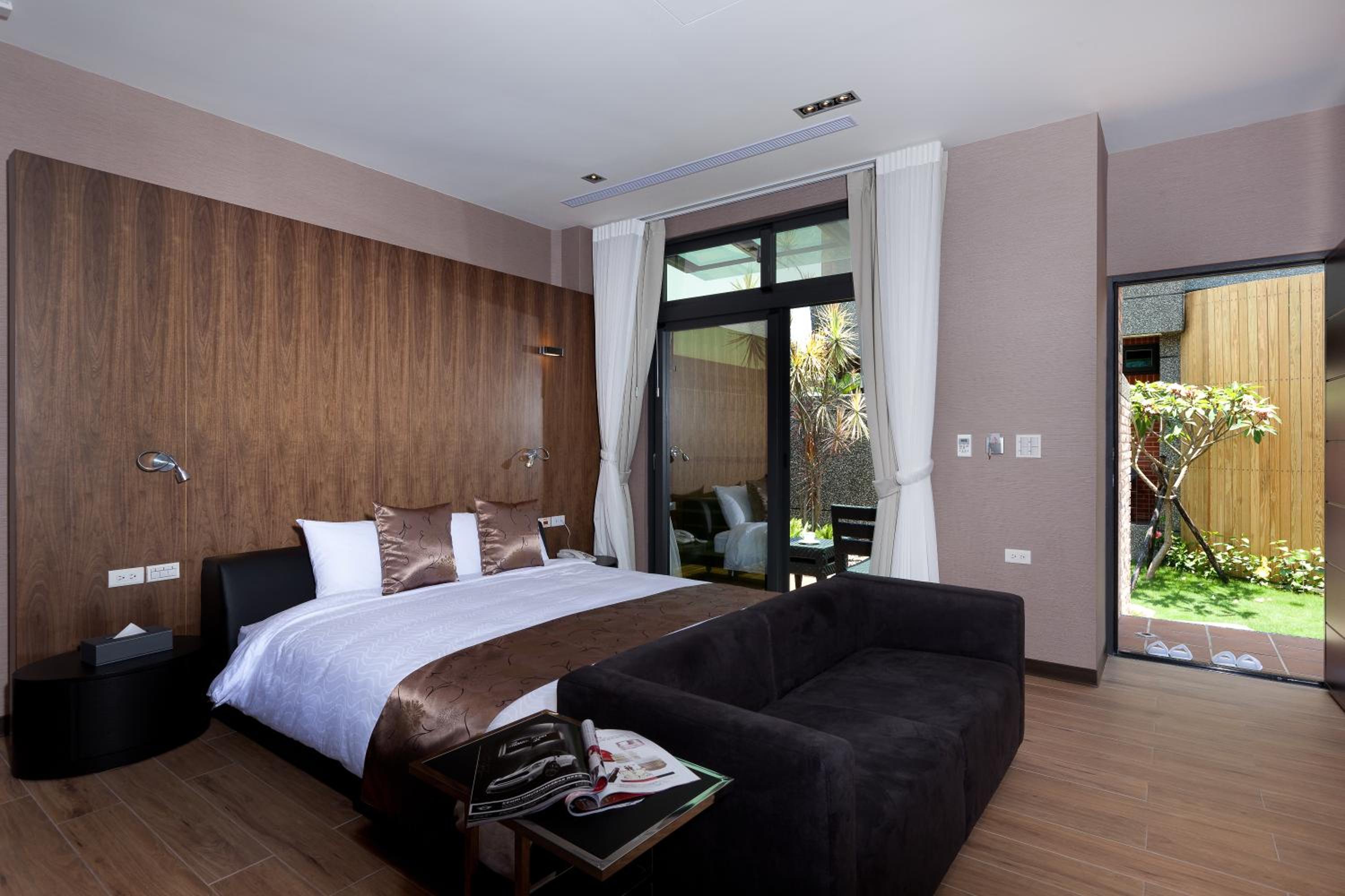Deluxe Double Room with Bath photo 2