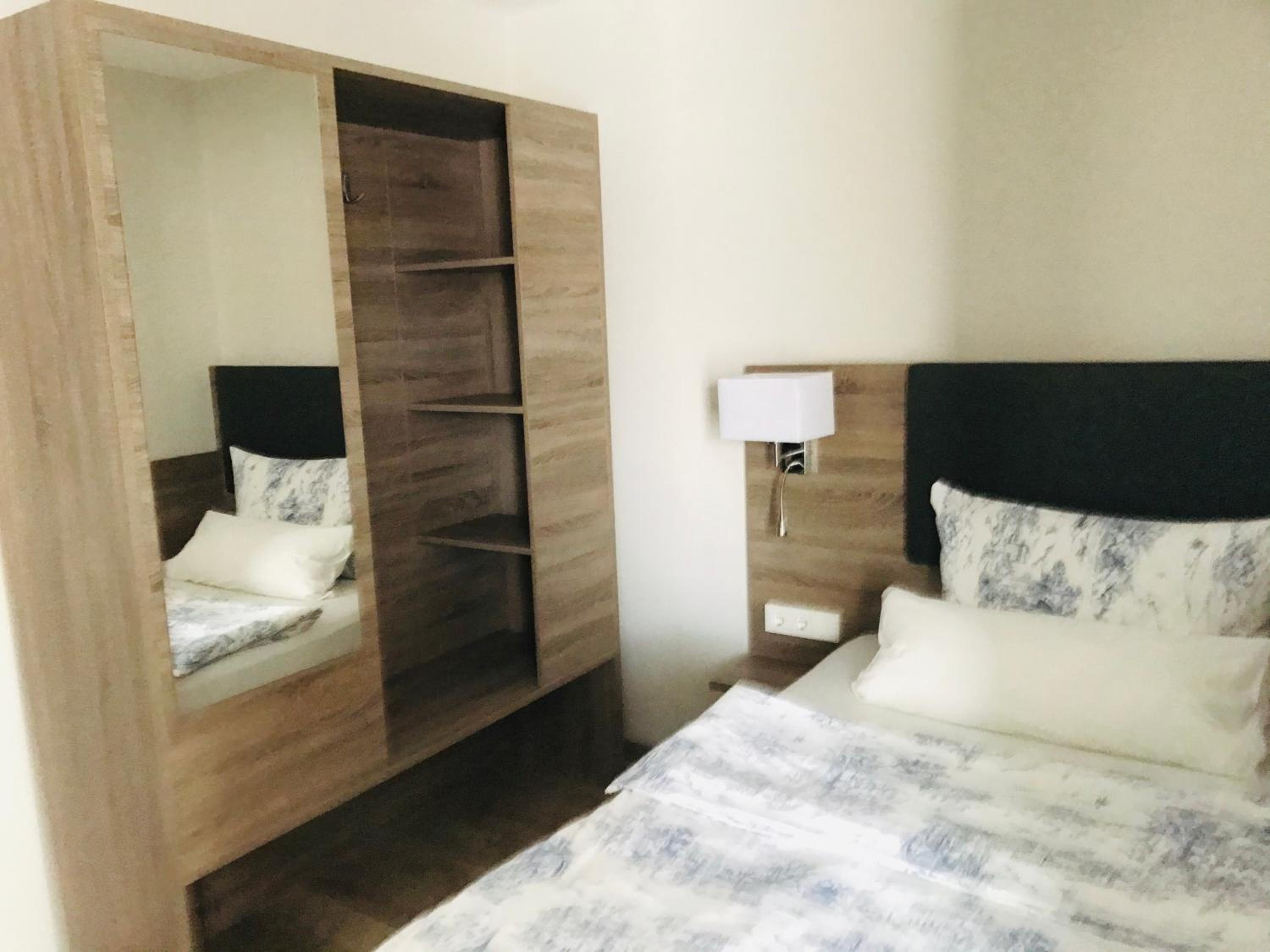 Single Room with Bathroom photo 1