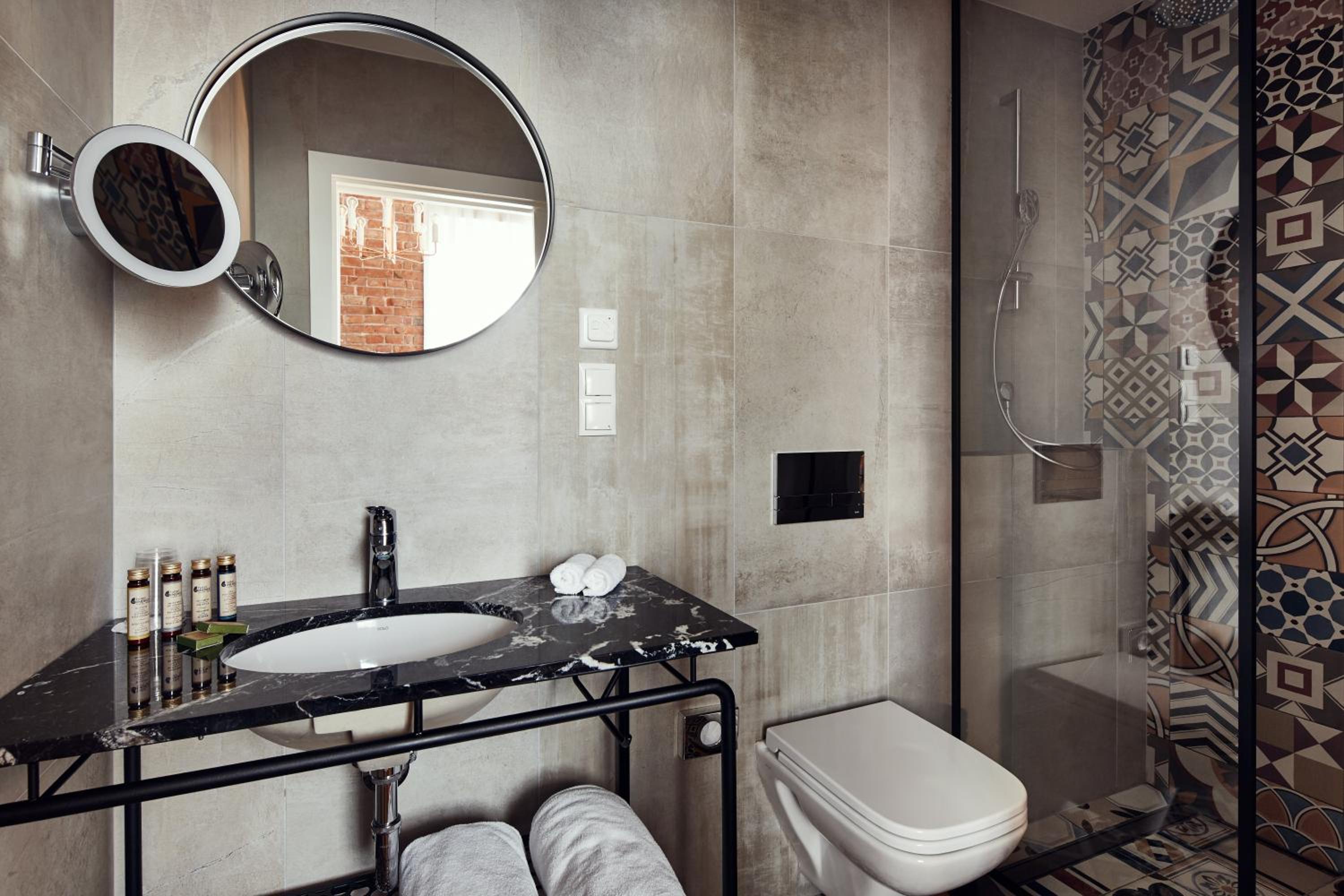 Premium King Room photo 2