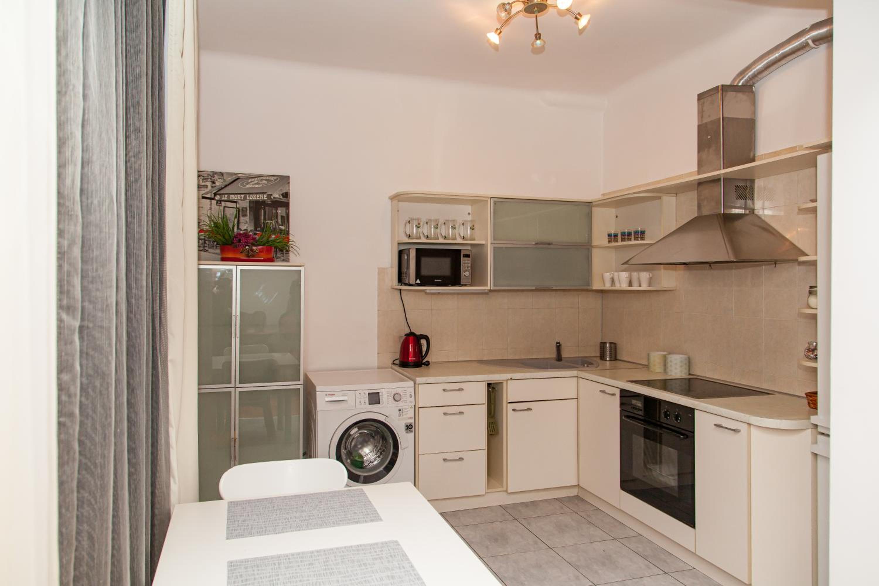 Three-Bedroom Apartment - Photo 11